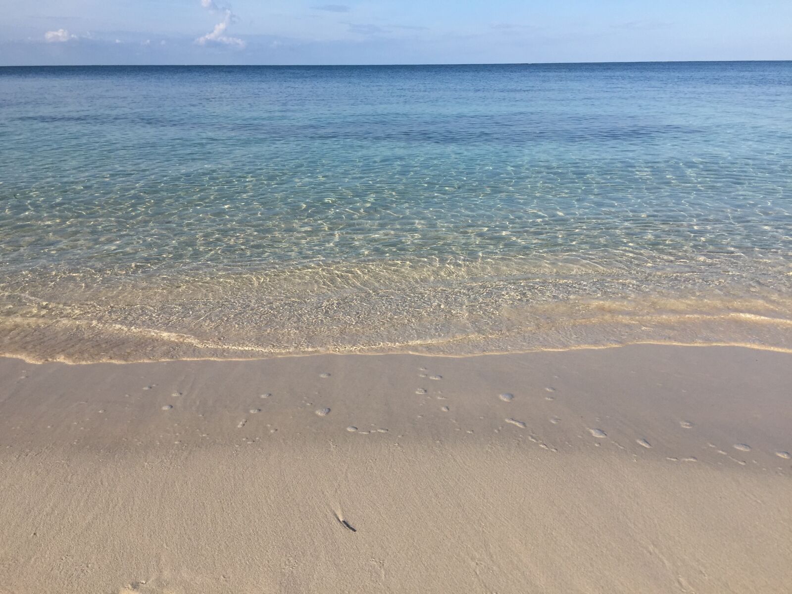 iPhone 6 back camera 4.15mm f/2.2 sample photo. Beach, sand, sand, beach photography