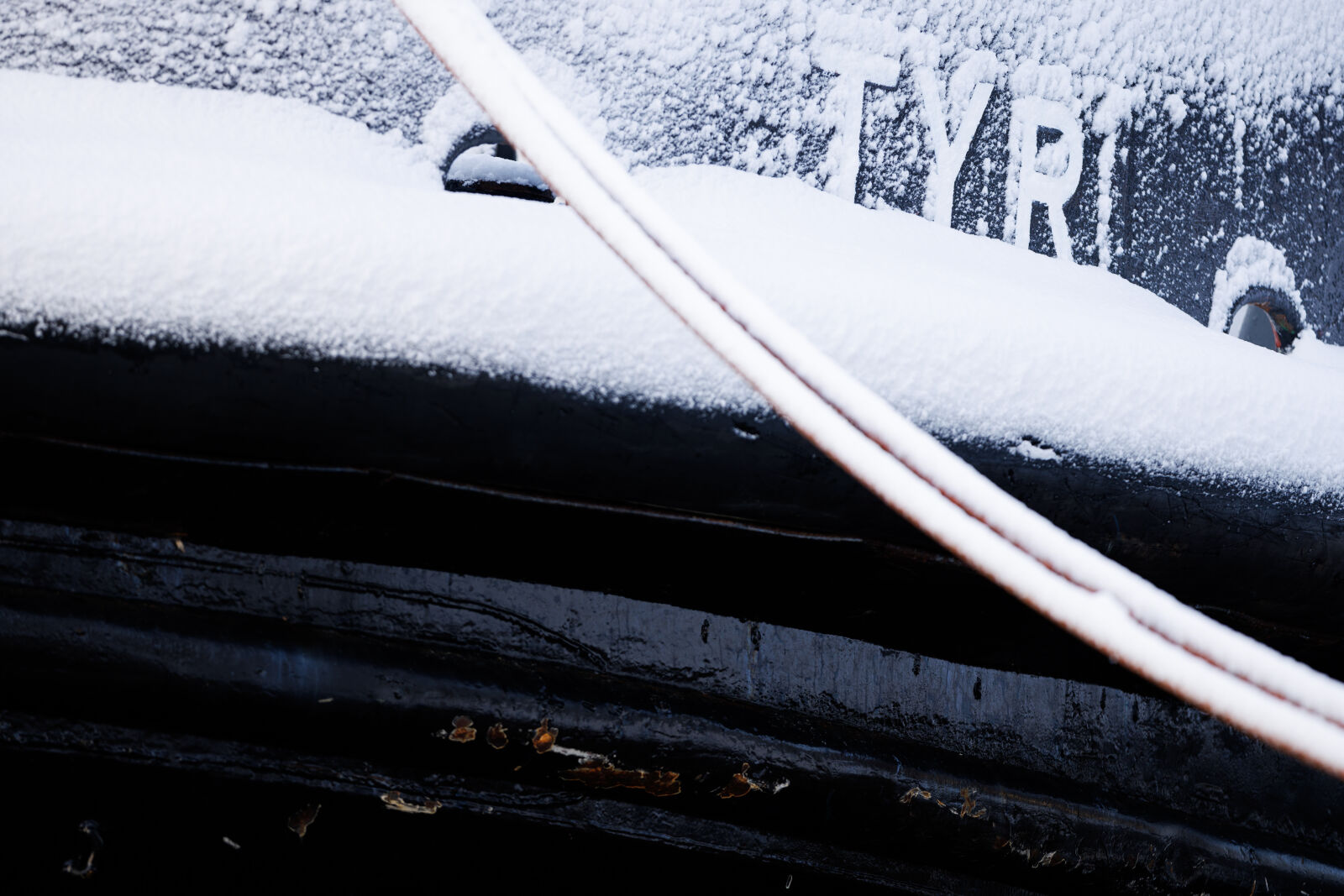 Canon RF 400mm F2.8L IS USM sample photo. Boat after snowfall photography