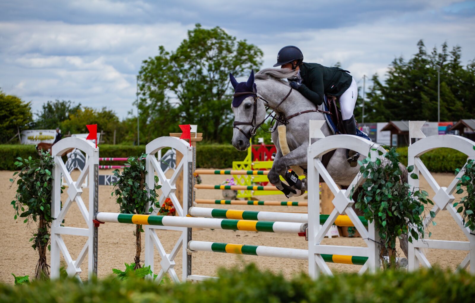 Canon EF 70-200mm F4L USM sample photo. Horse jumping, jumping, equestrian photography