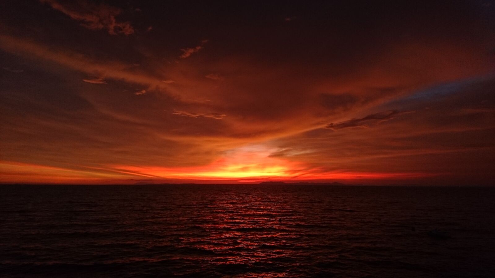 Sony Xperia Z5 sample photo. Beach, orange, sky, scenery photography