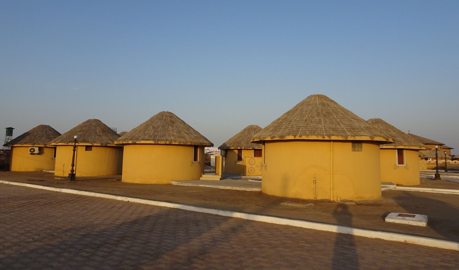 Sony Cyber-shot DSC-HX90V sample photo. Bhunga, hut, circular photography