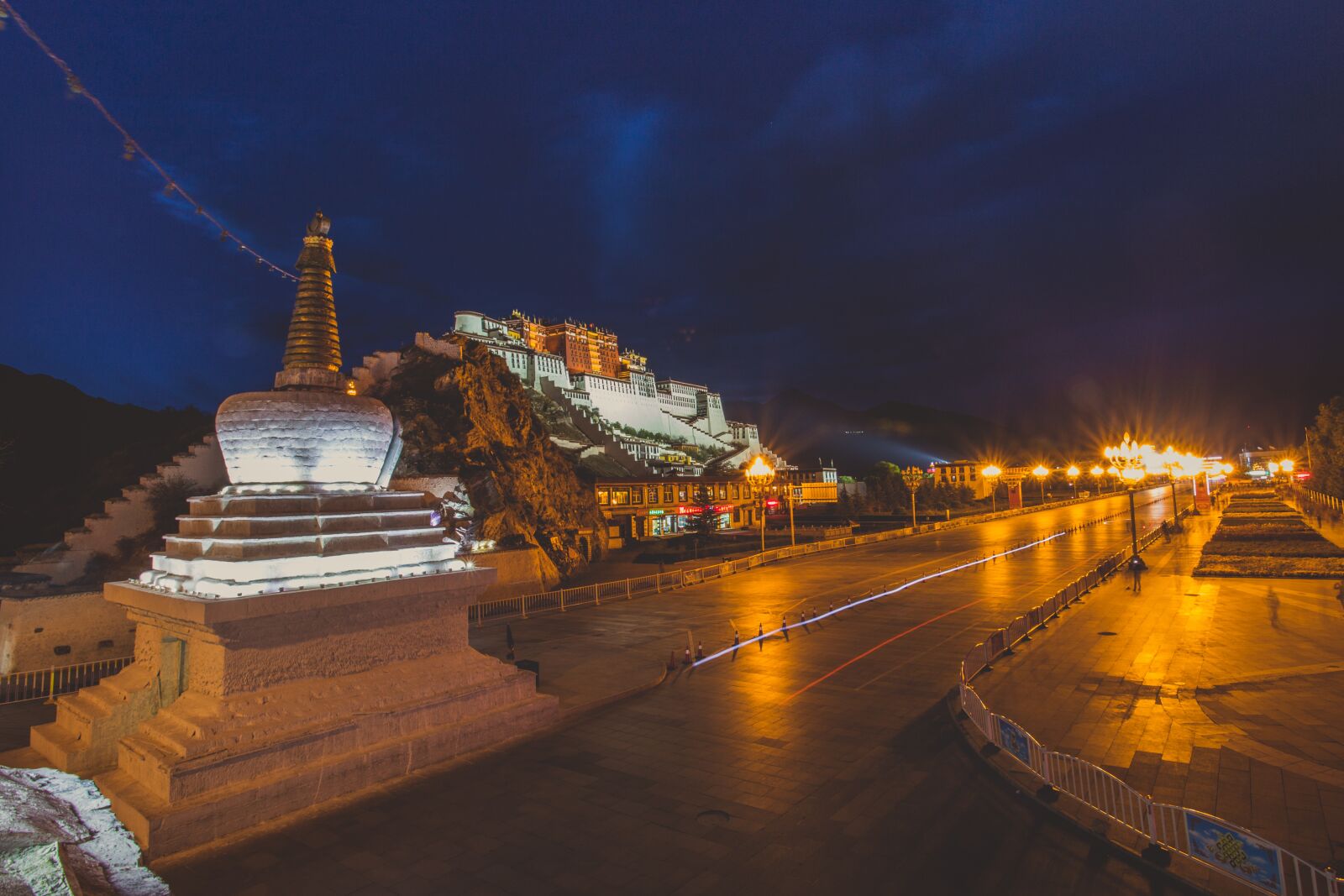 Canon EOS 6D + Canon EF 17-40mm F4L USM sample photo. The potala palace, tibet photography