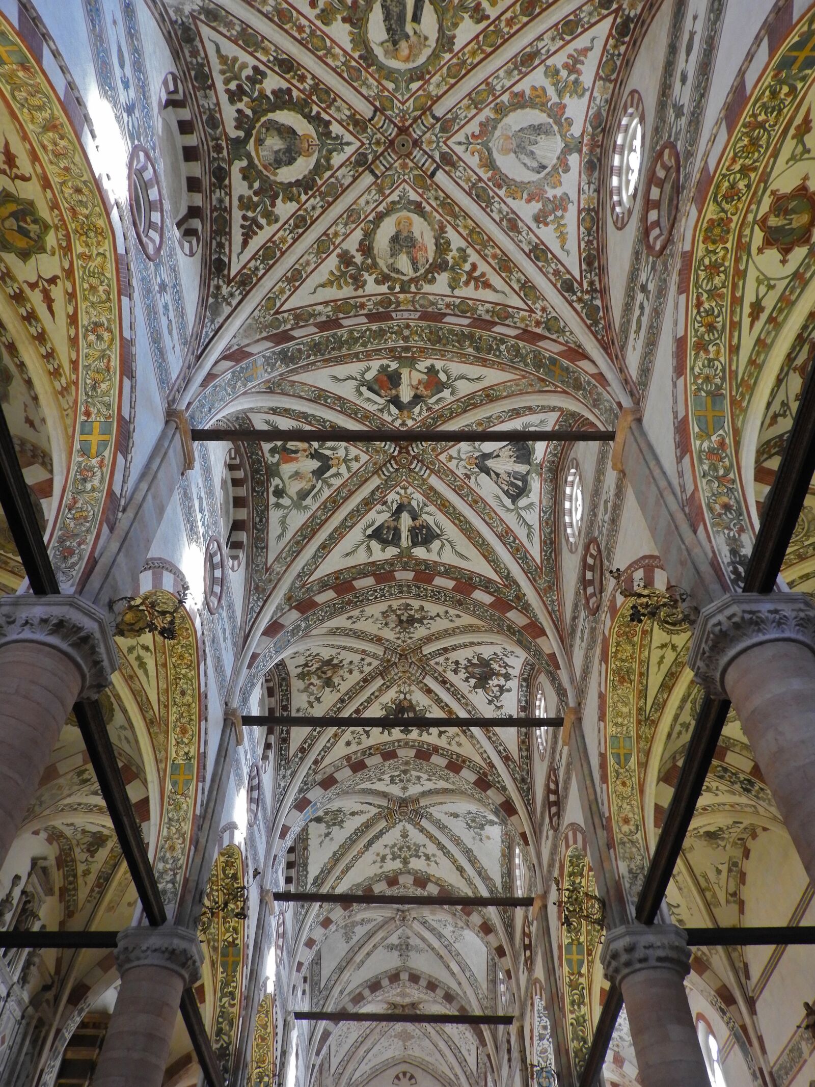 Nikon Coolpix B700 sample photo. Verona, church, italy photography