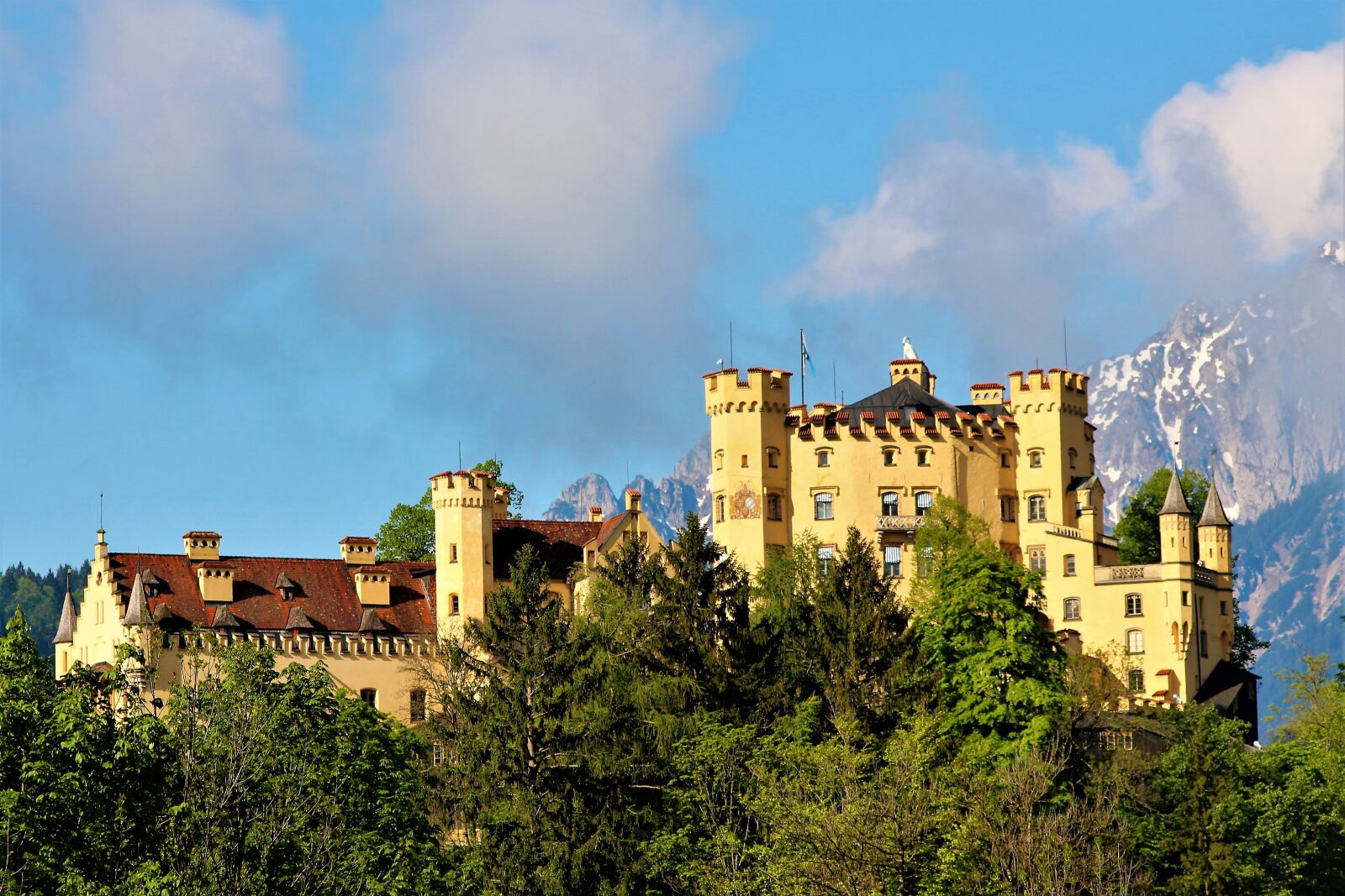 Canon EOS 700D (EOS Rebel T5i / EOS Kiss X7i) sample photo. Hohenschwangau castle, castle, architecture photography