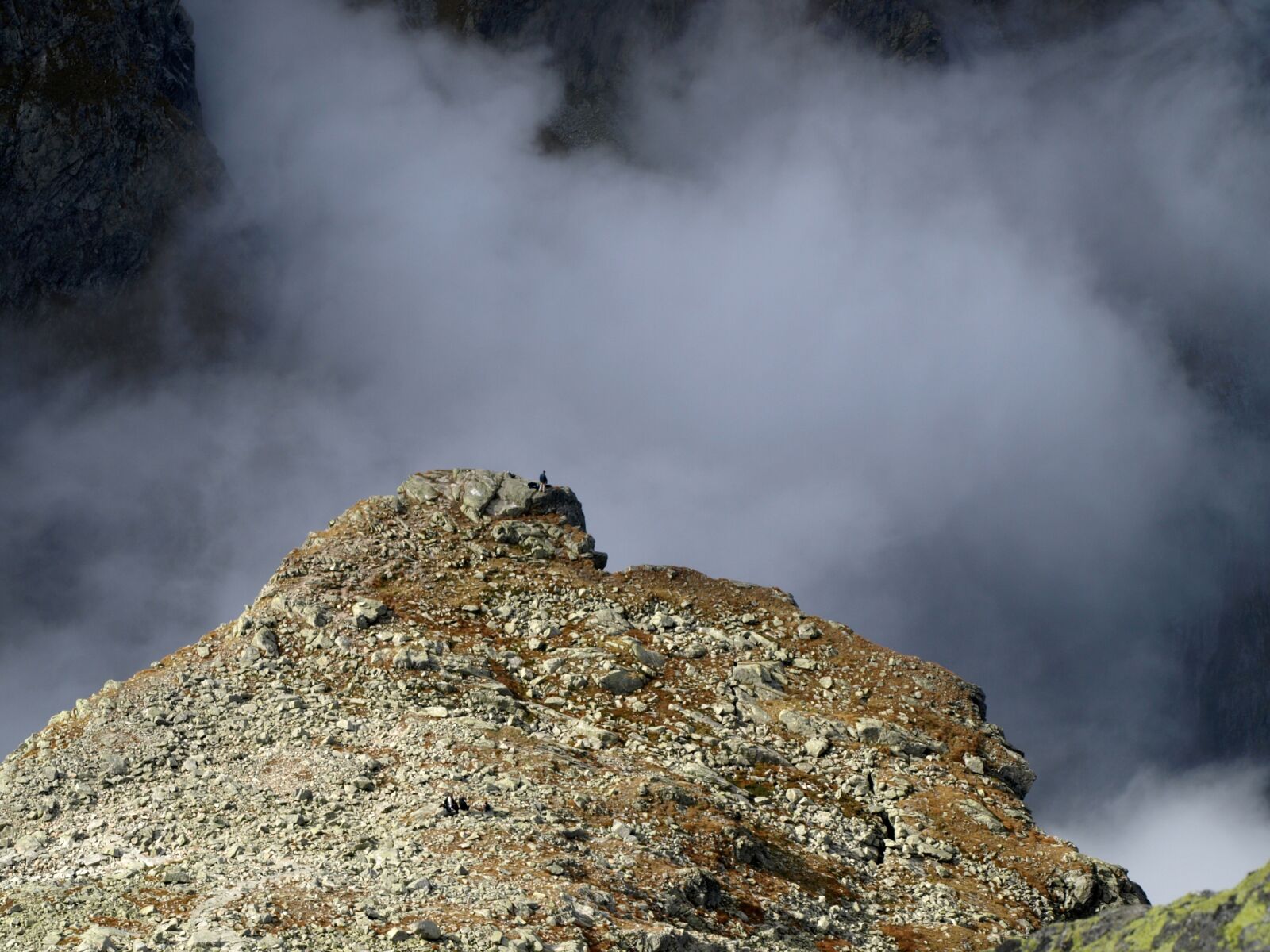 Olympus E-510 (EVOLT E-510) sample photo. Rock, mountain, cloud photography