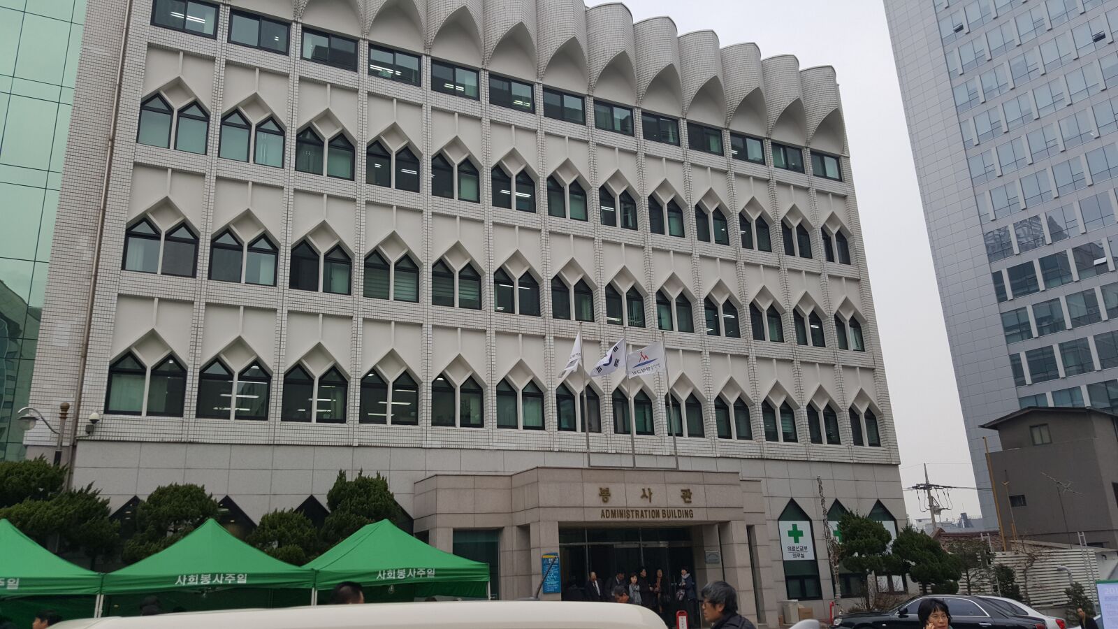 Samsung Galaxy Note5 sample photo. Young nak church, seoul photography