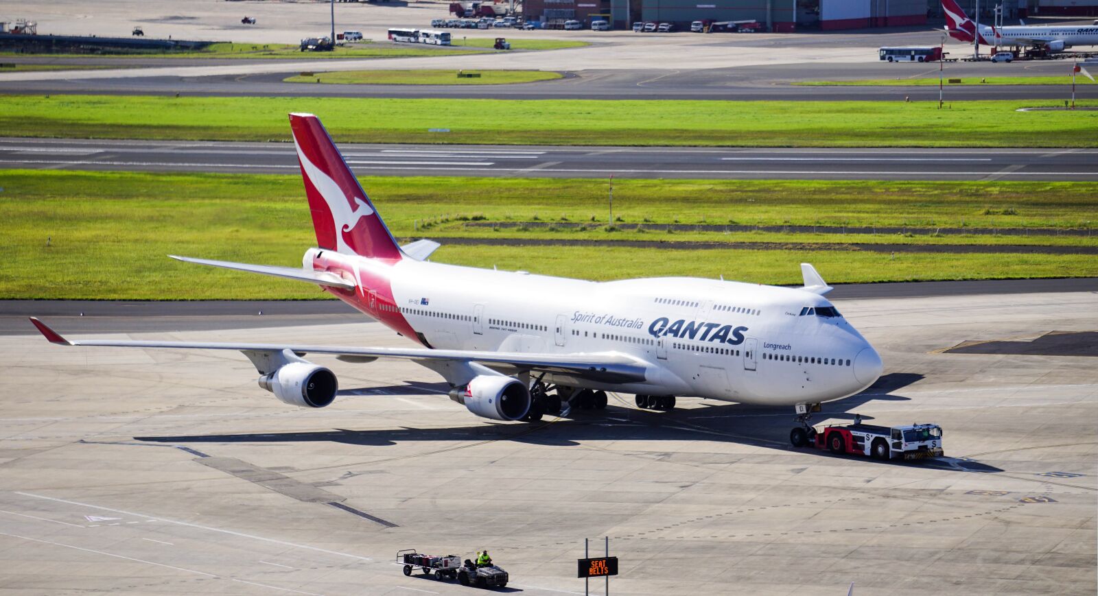 Sony a6000 sample photo. Qantas, 747, boeing photography