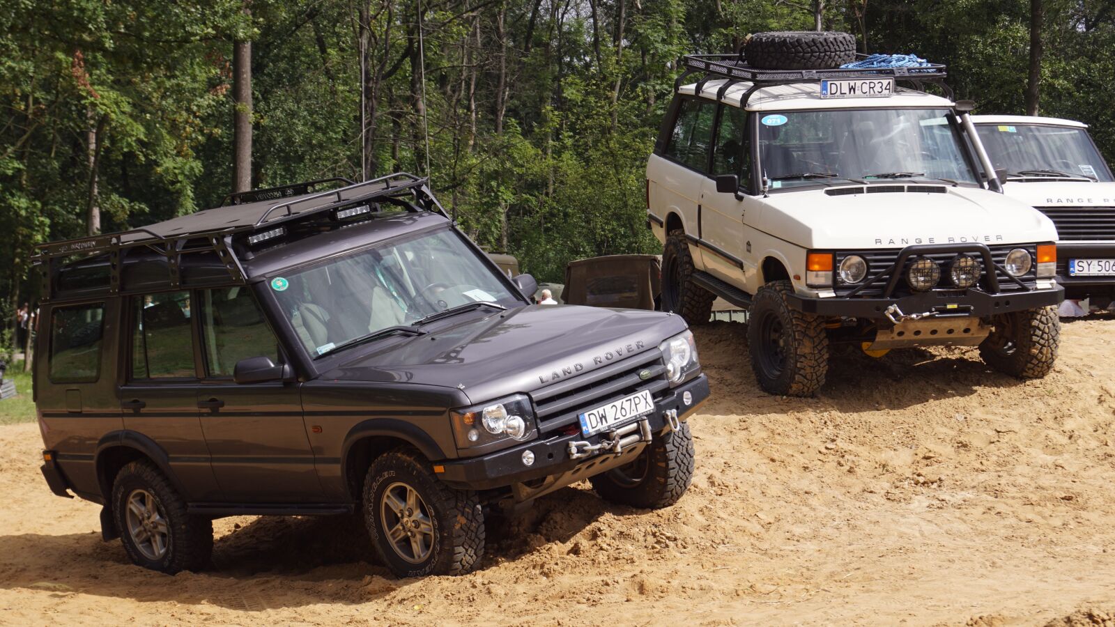 Sony SLT-A68 sample photo. Land rover, range rover photography