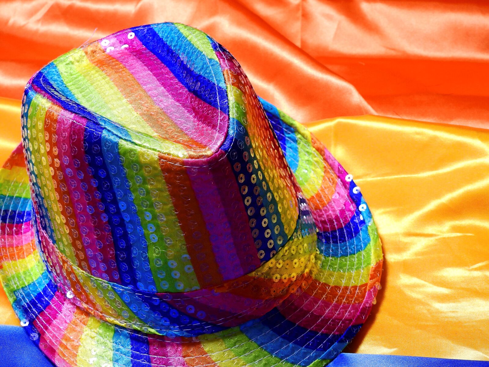 Nikon Coolpix P900 sample photo. Hat, headwear, carnival photography