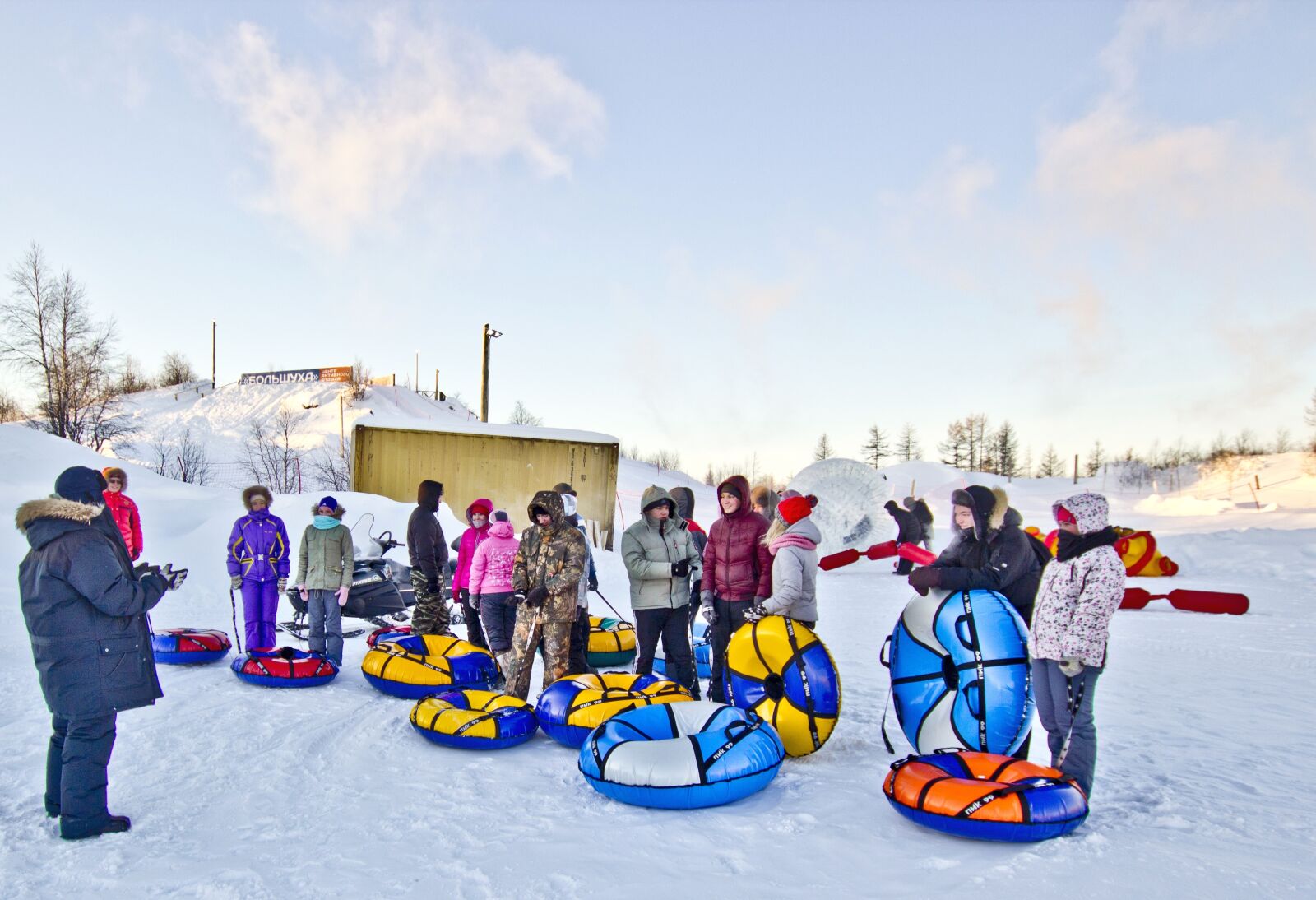 Canon EOS 550D (EOS Rebel T2i / EOS Kiss X4) sample photo. Kids, snow, winter photography