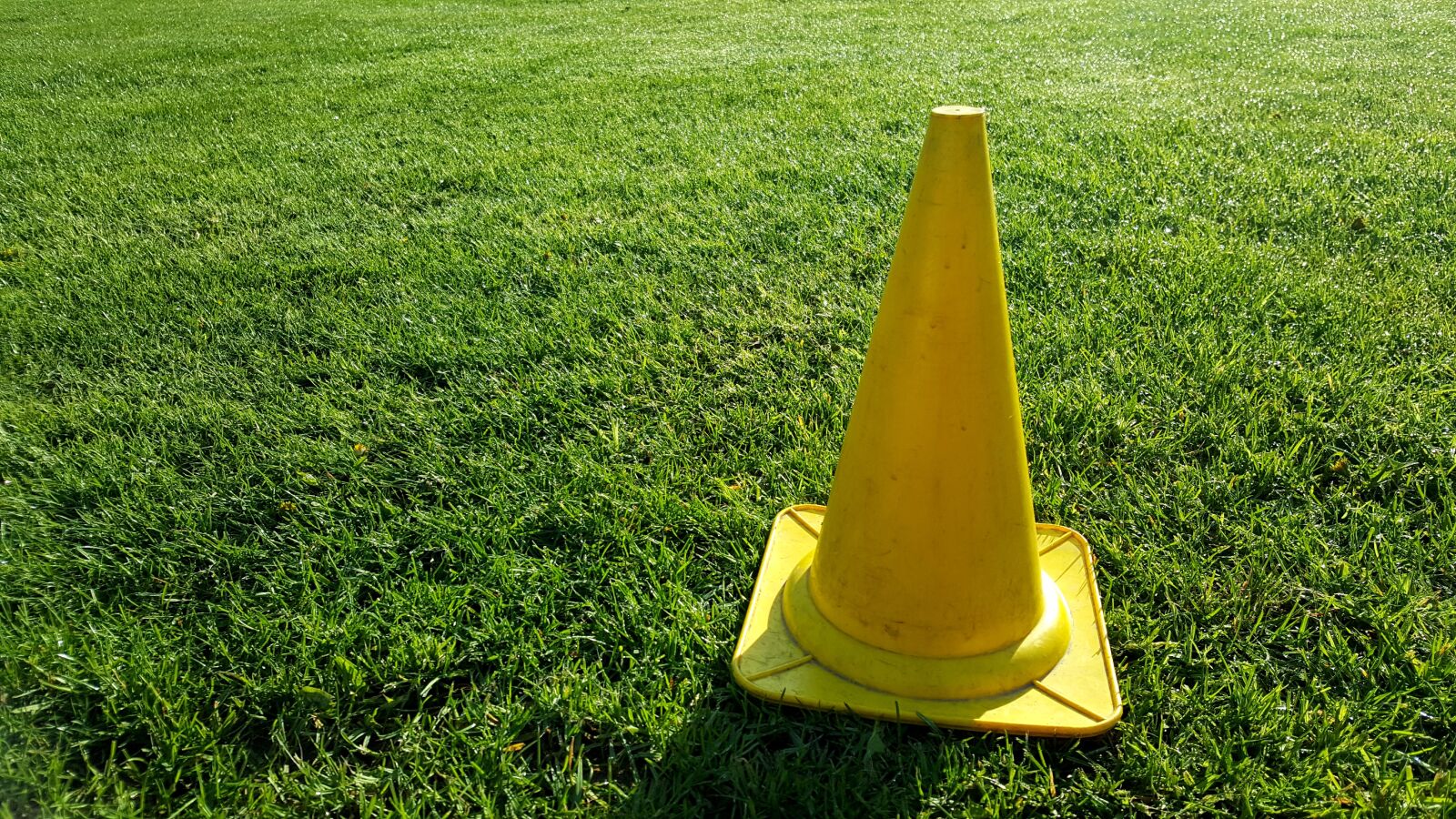 Samsung Galaxy S6 sample photo. Cone, football, barrier photography