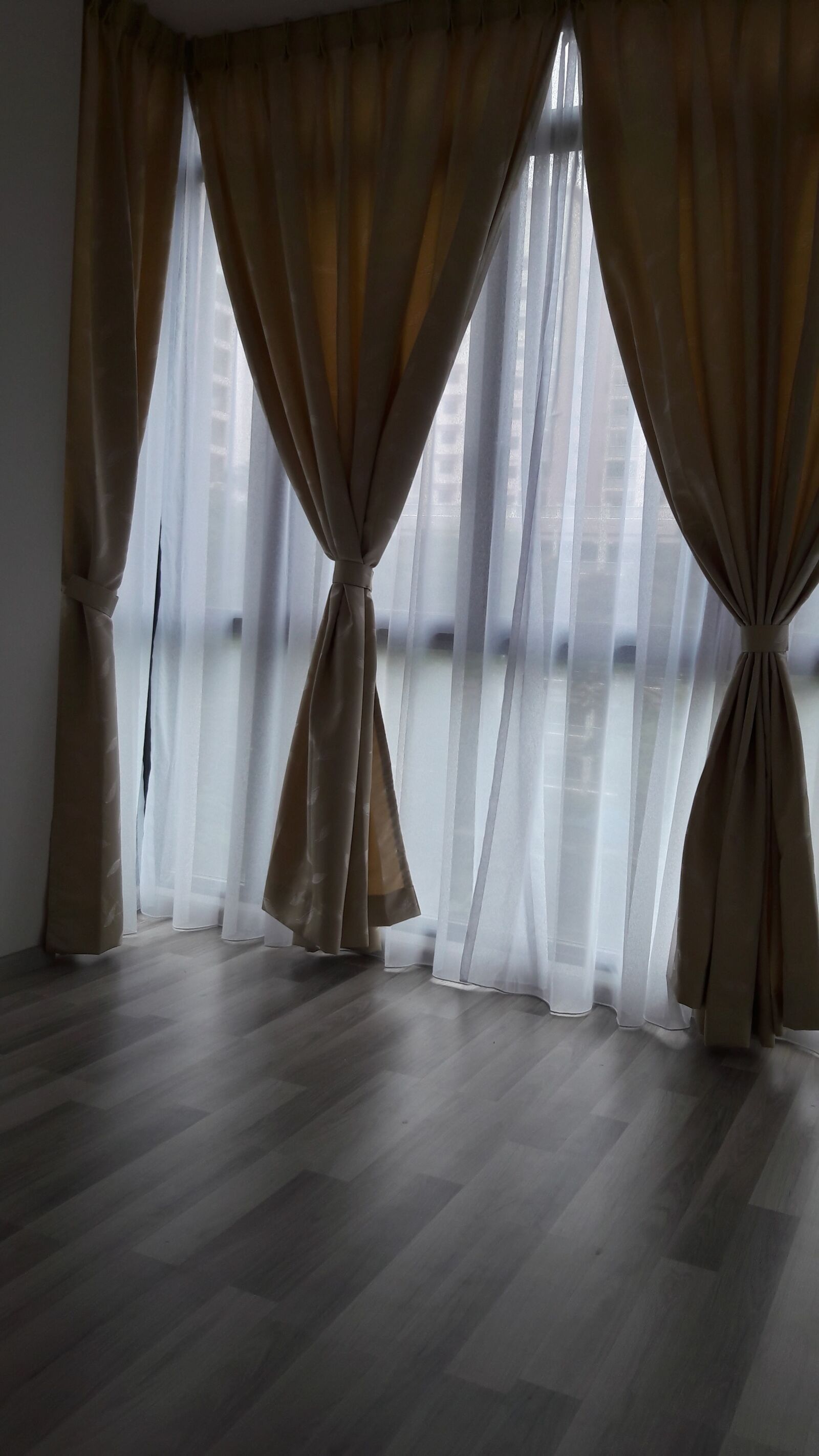 Samsung Galaxy A5(2016) sample photo. Curtains, cool, shade photography