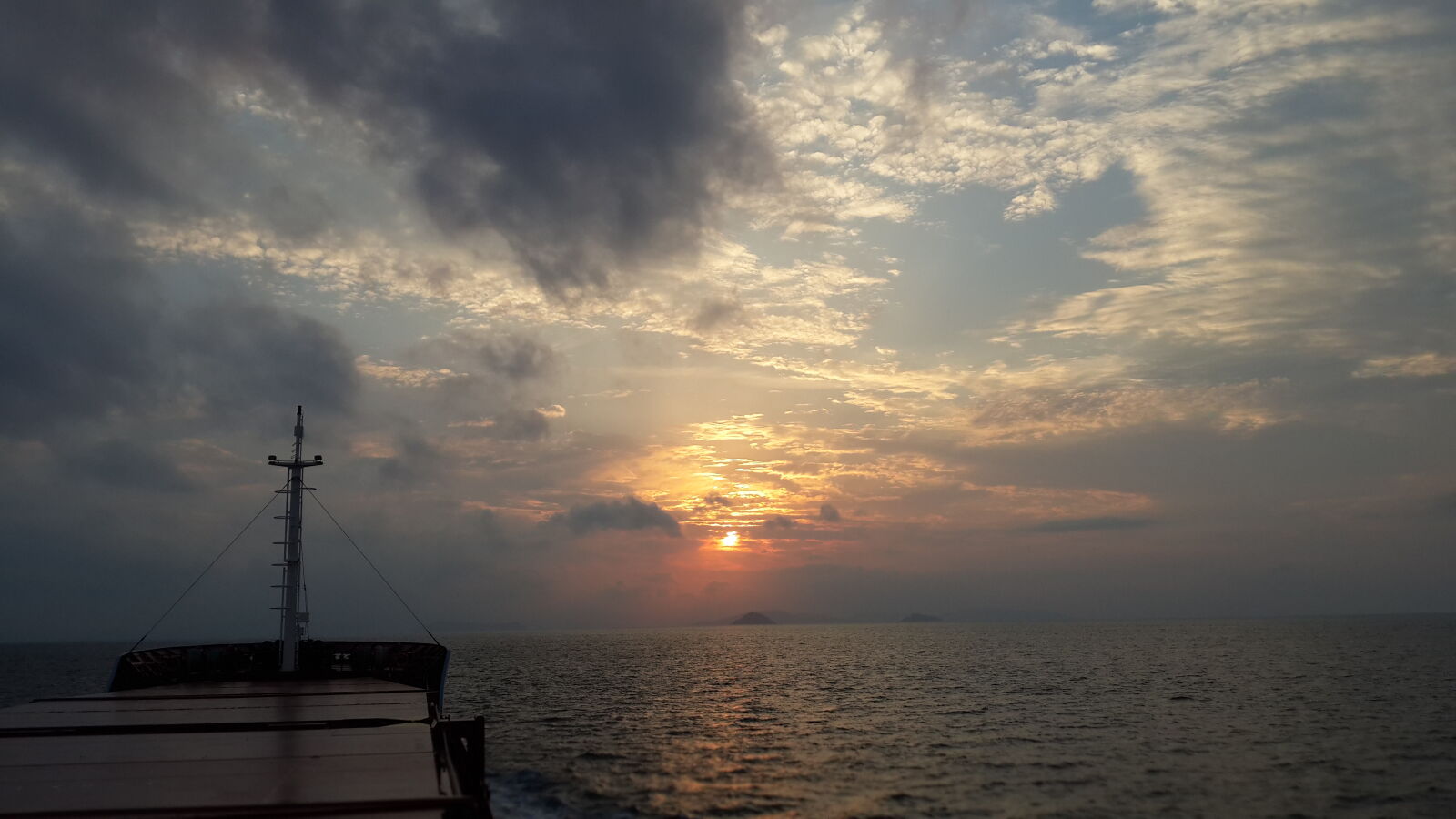 Samsung Galaxy S4 sample photo. Sea, ships photography