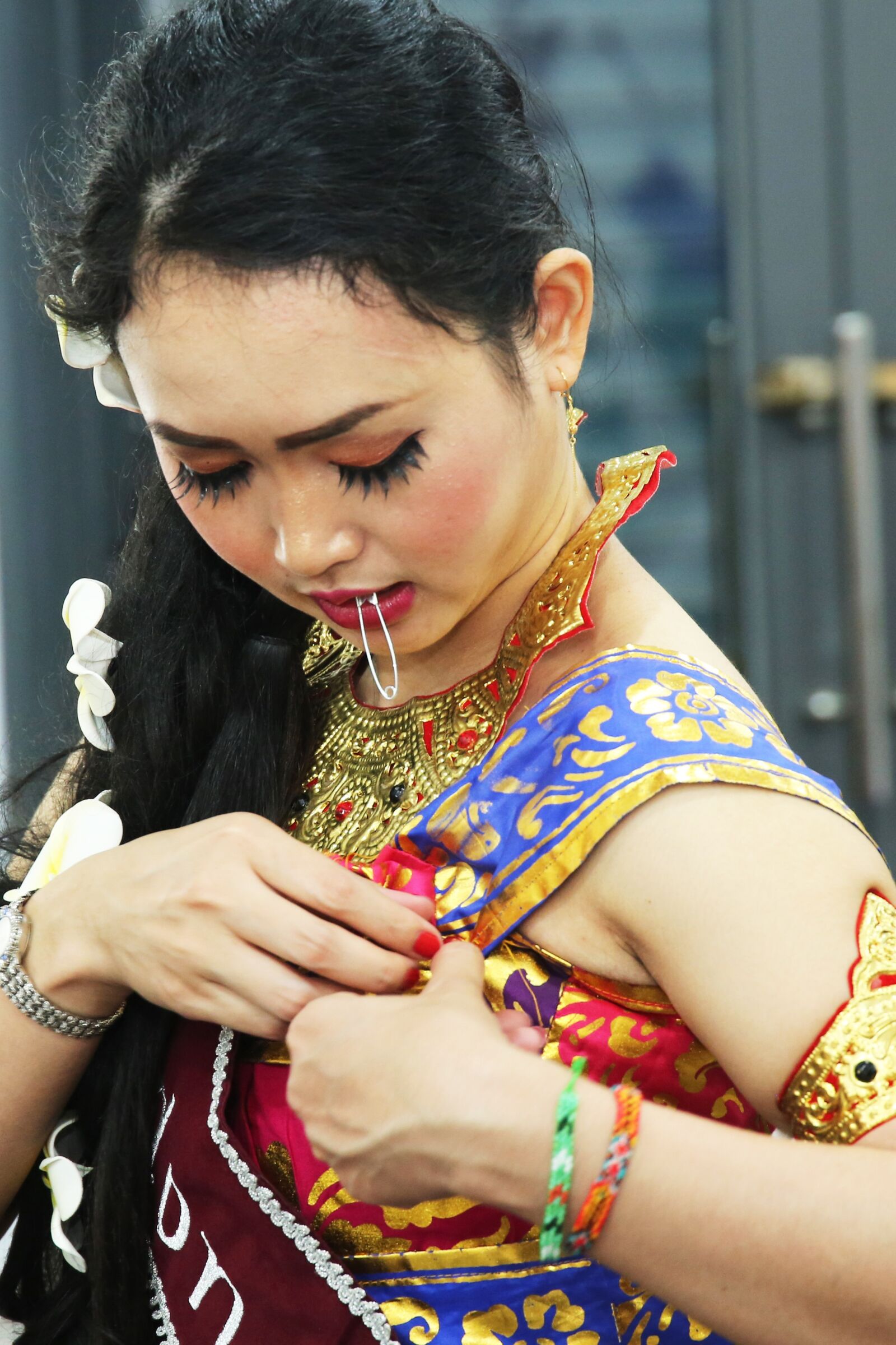 Canon EOS 5D Mark III + Canon EF 24-105mm F3.5-5.6 IS STM sample photo. Indonesia, tradition, costumes photography