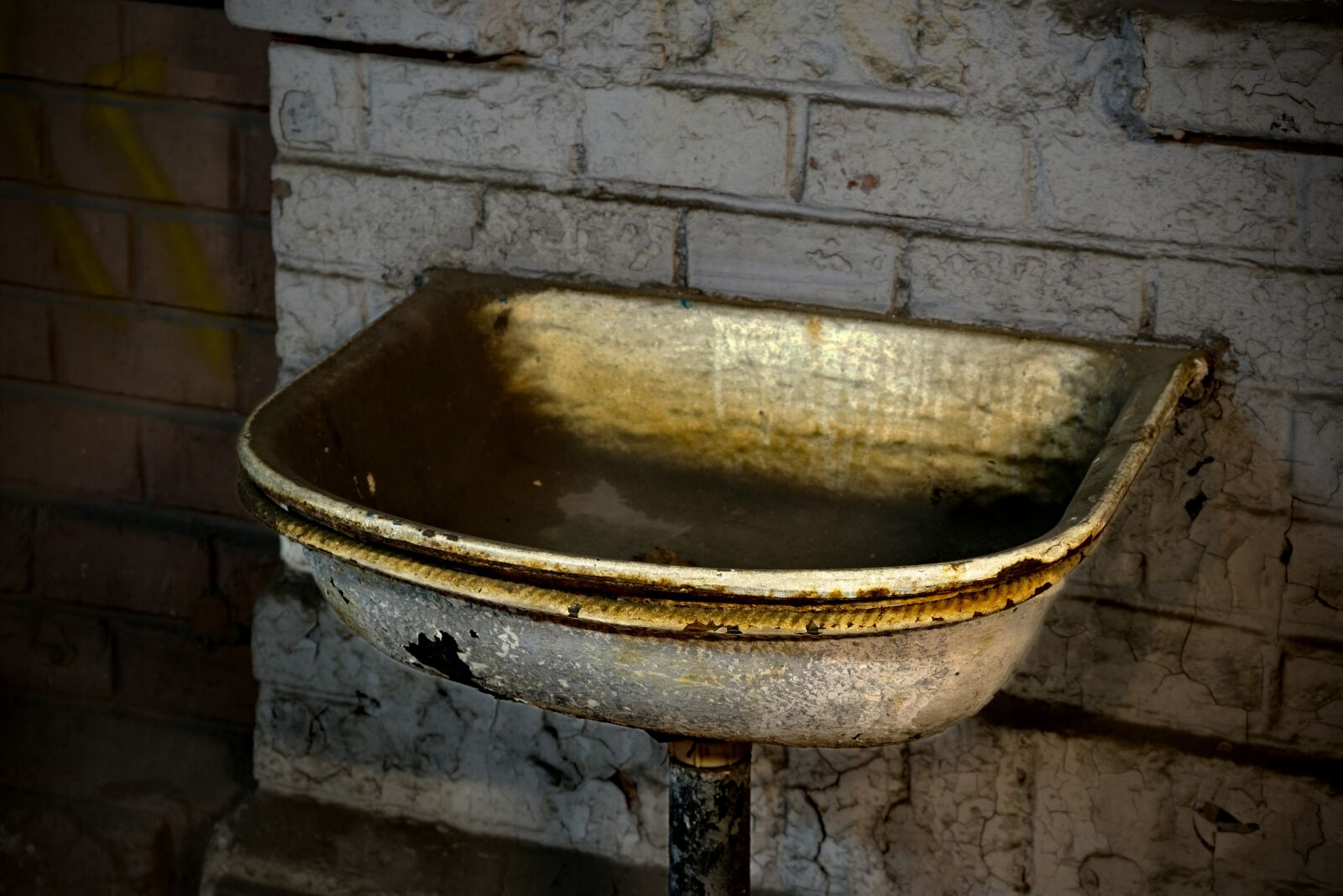 Fujifilm X-M1 sample photo. No one, old, lake photography