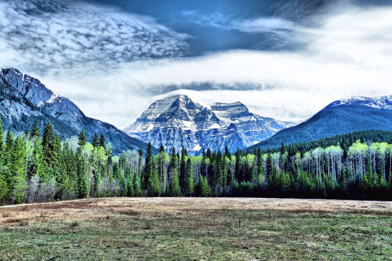 Fujifilm X-A3 + Fujifilm XC 16-50mm F3.5-5.6 OIS II sample photo. Mount robson, rockies, mountain photography