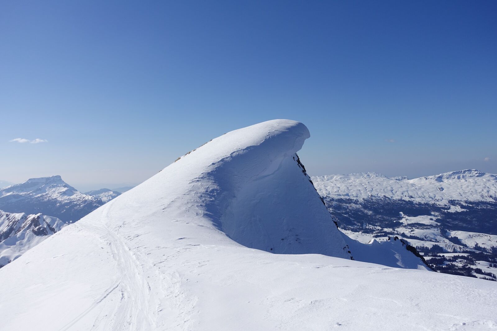 Sony Cyber-shot DSC-RX100 IV sample photo. Mountains, alpine, hohgant photography