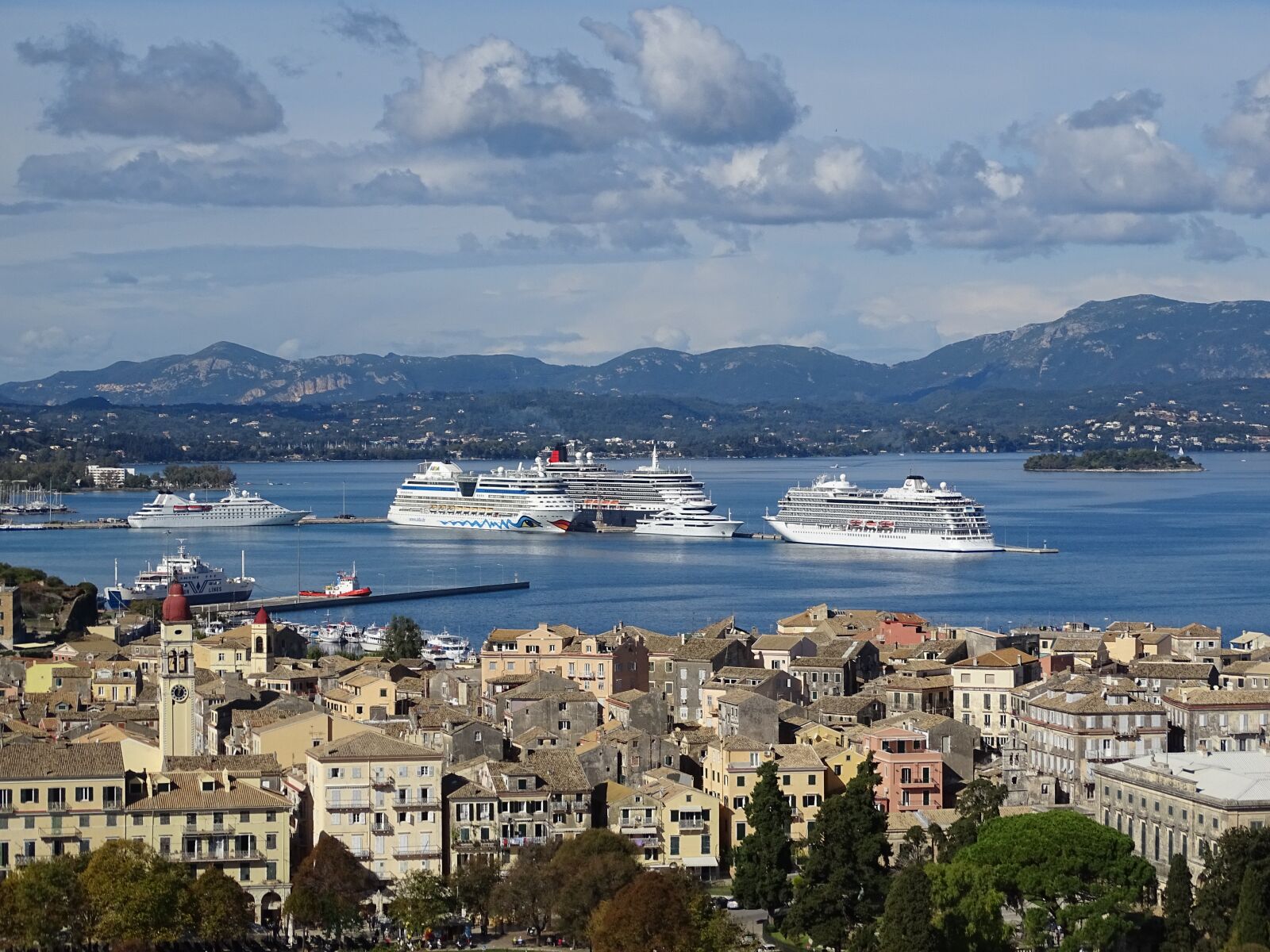 Sony Cyber-shot DSC-HX400V sample photo. Corfu, city, sea photography