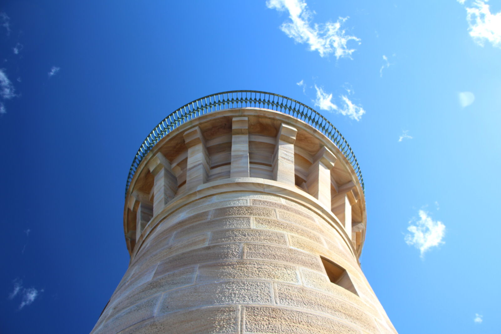 Canon EOS 650D (EOS Rebel T4i / EOS Kiss X6i) sample photo. Blue, sky, light, house photography