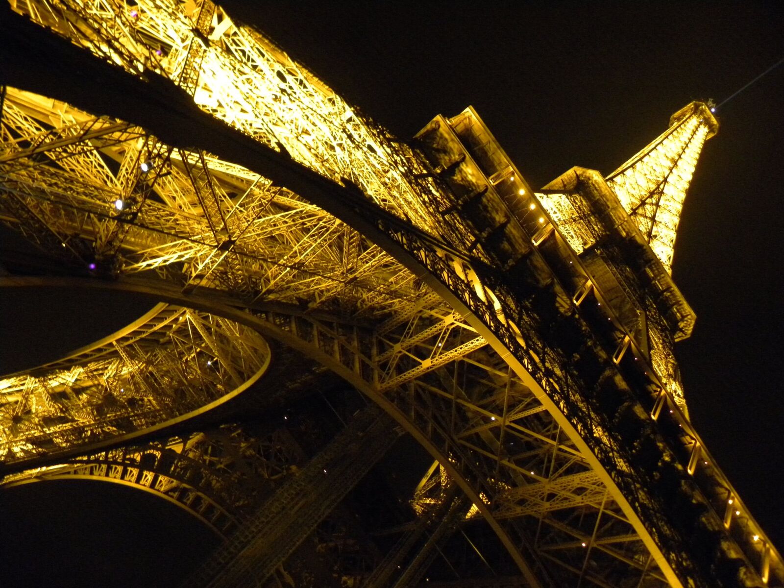 Nikon Coolpix P90 sample photo. Paris, night, lights photography