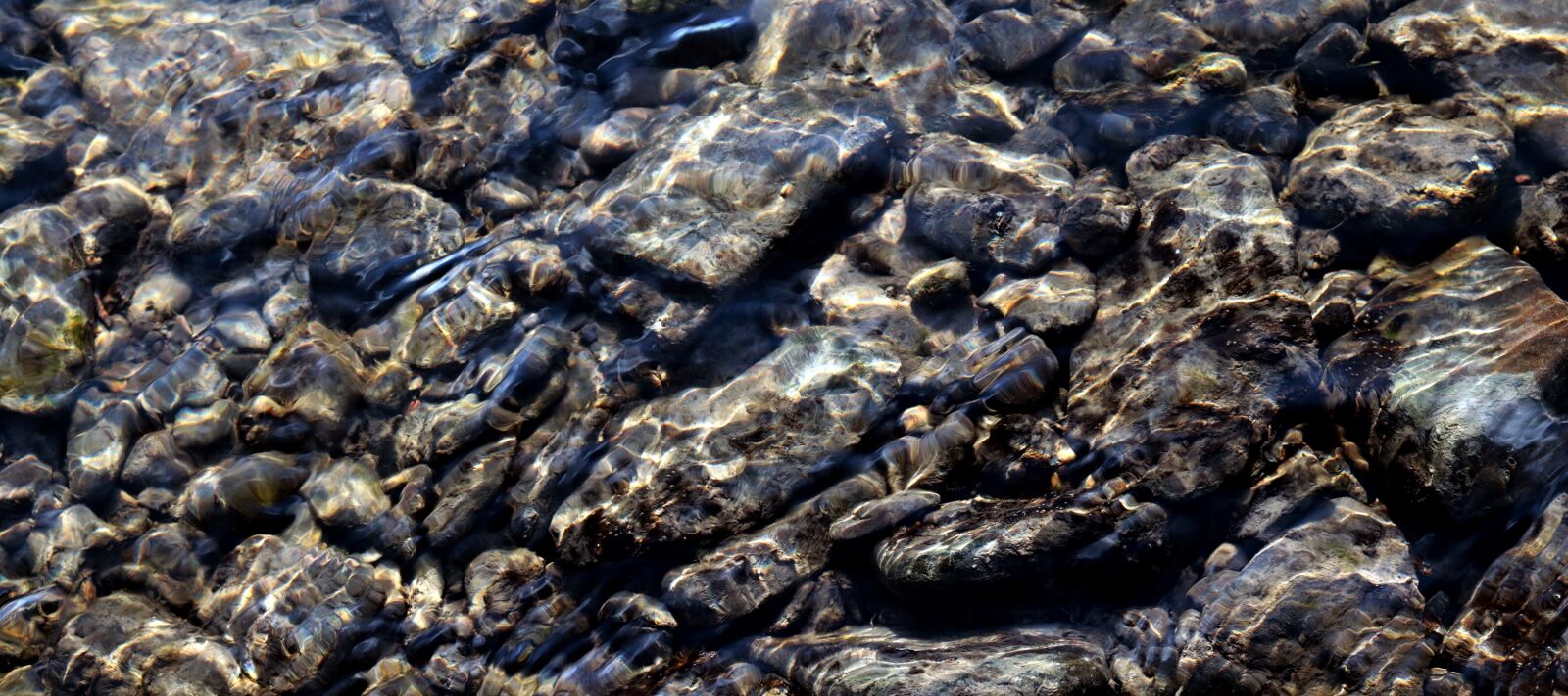 Canon EOS 80D + Canon EF 50mm F1.8 STM sample photo. Nature, background, rock photography