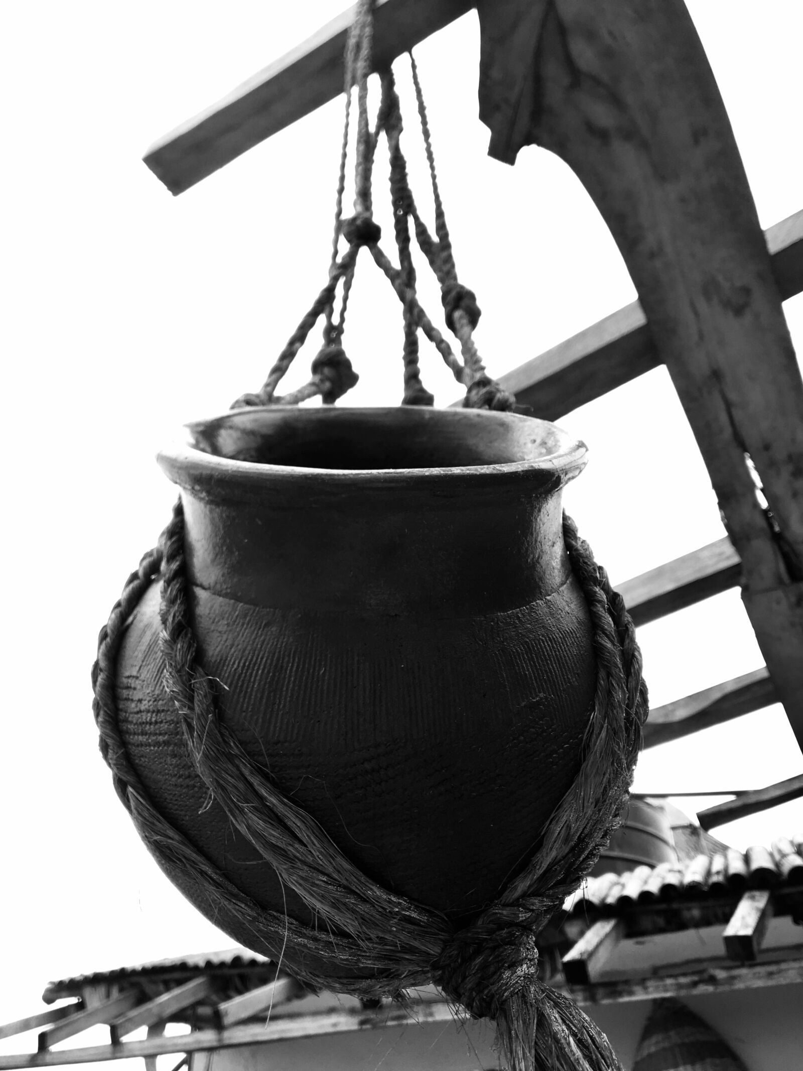 iPhone 6s Plus back camera 4.15mm f/2.2 sample photo. African, pot, ropes photography