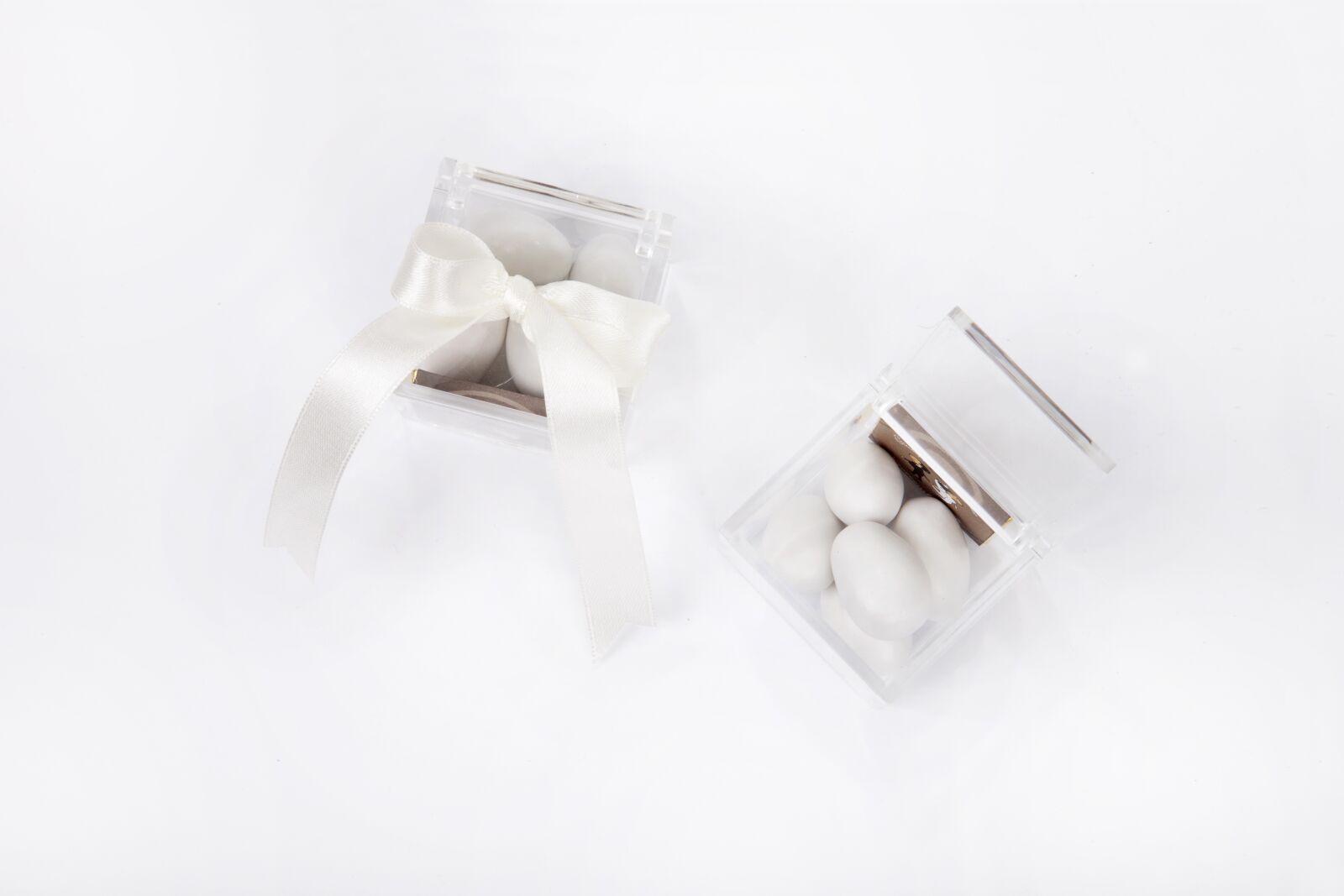 Canon EOS 5D Mark II sample photo. Confetti, chocolate, packaging photography