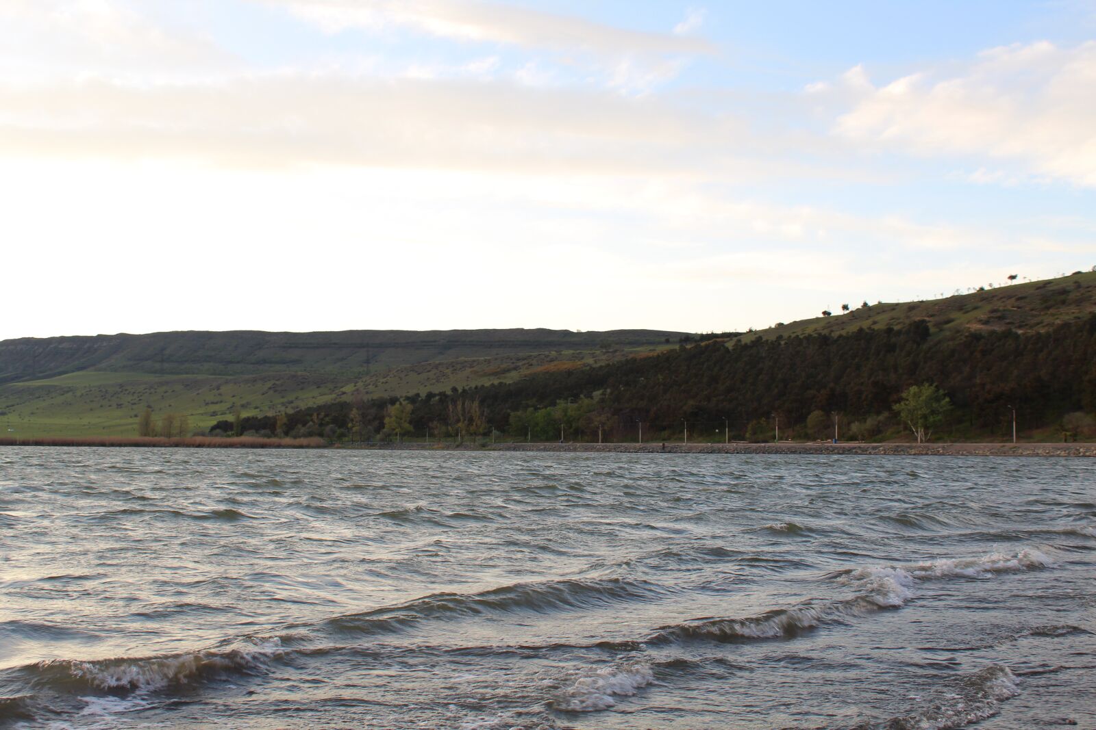 Canon EOS 1300D (EOS Rebel T6 / EOS Kiss X80) sample photo. Water, landscape, beach photography