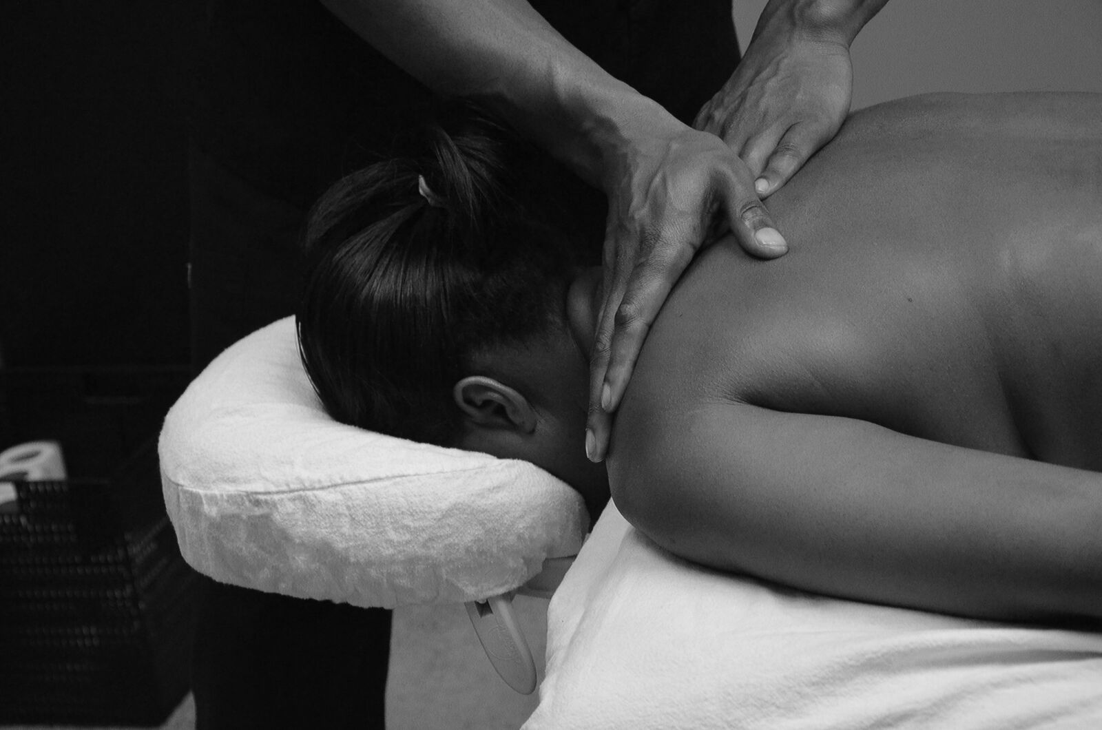 Nikon D7000 sample photo. Massage, massage therapist, massage photography