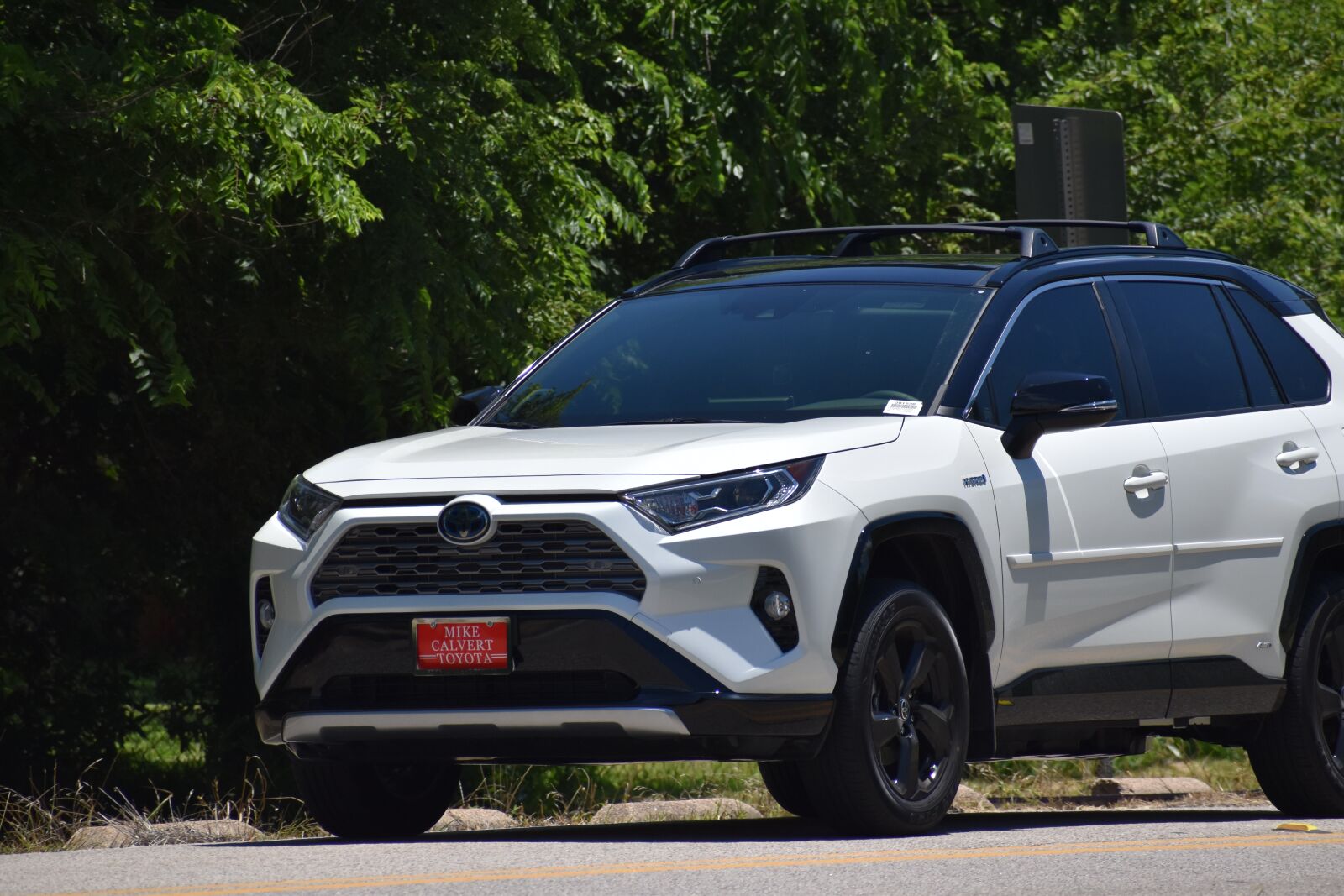 Nikon D3500 sample photo. Toyota rav 4, hybrid, crossover photography