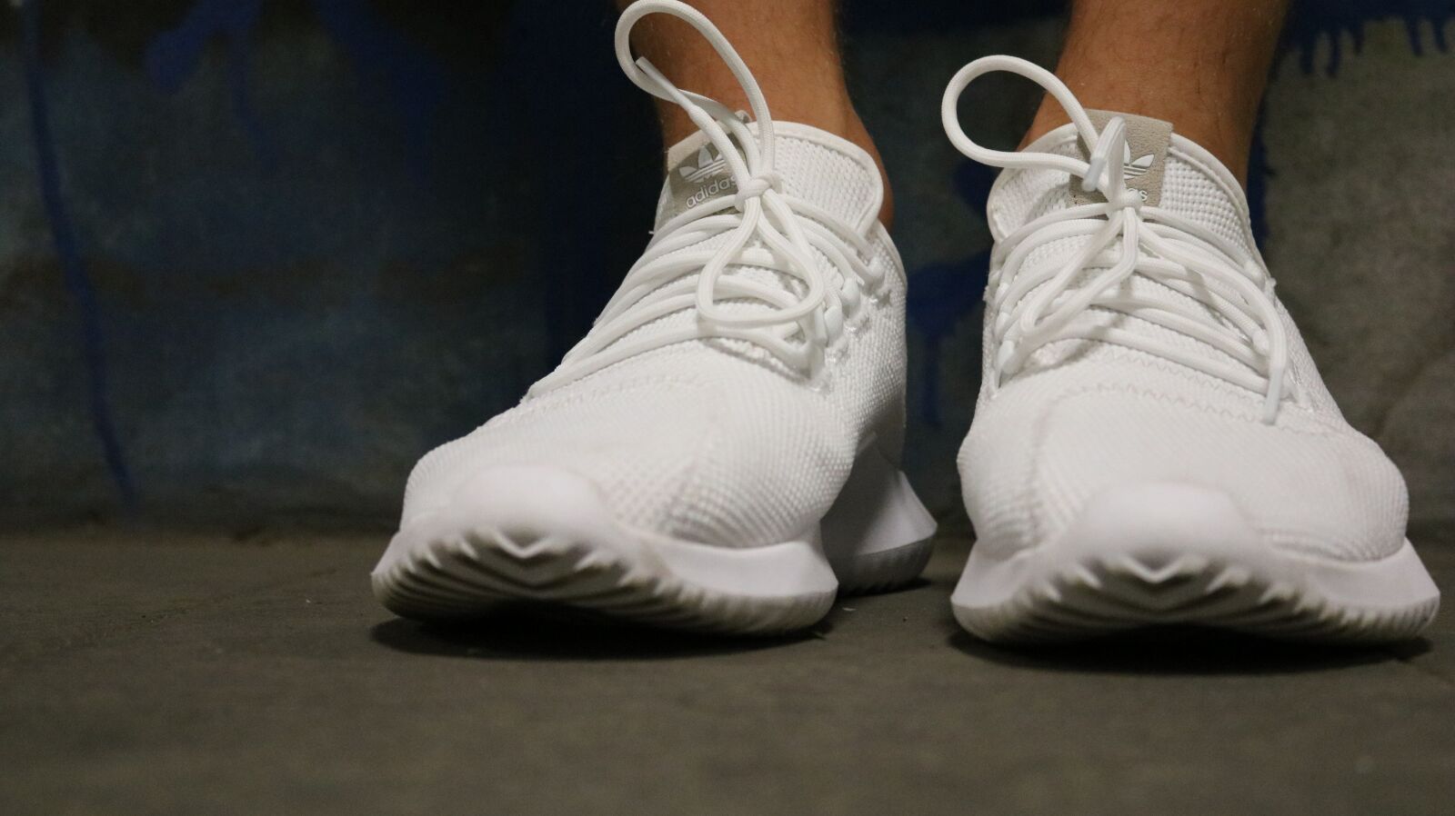 Canon EOS 750D (EOS Rebel T6i / EOS Kiss X8i) sample photo. Shoes, fashion, modern photography