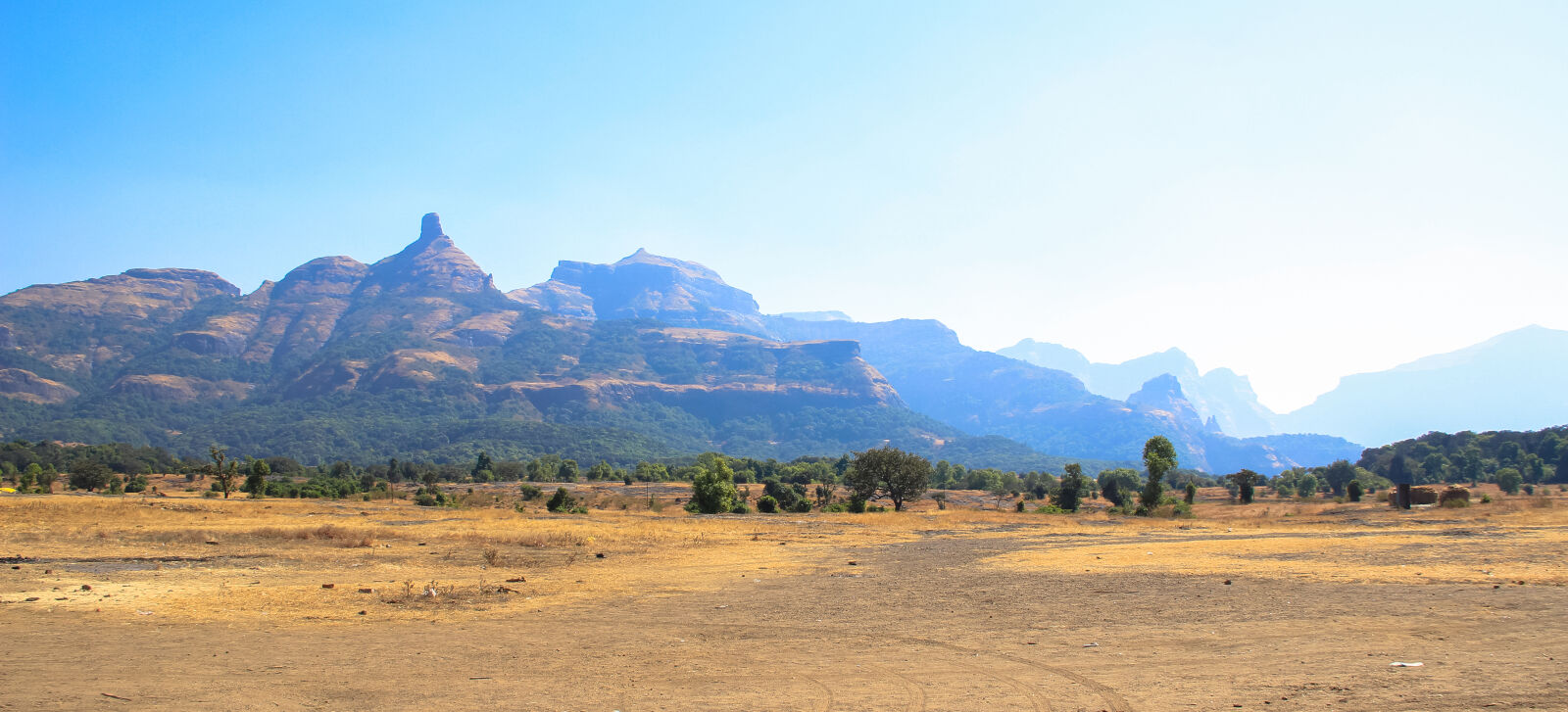 Canon EOS 600D (Rebel EOS T3i / EOS Kiss X5) sample photo. Blue, mountains, landscape, nature photography