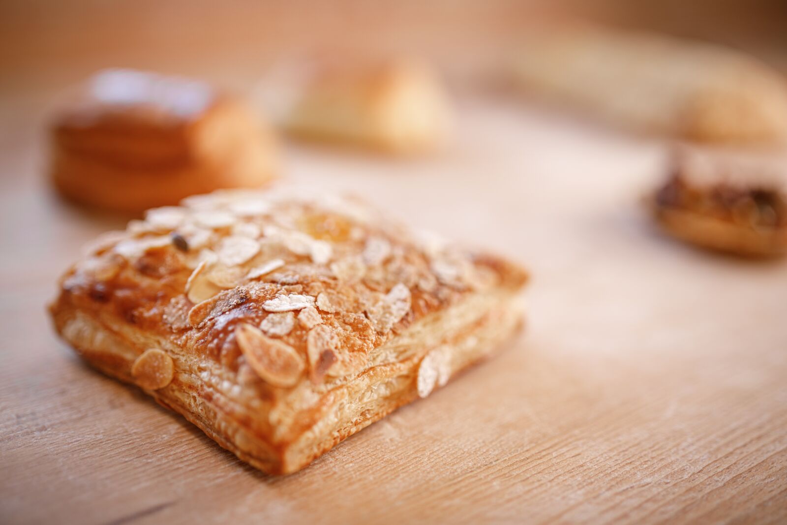 Sigma 35mm F1.4 DG HSM Art sample photo. Bakery, particles, hunger photography