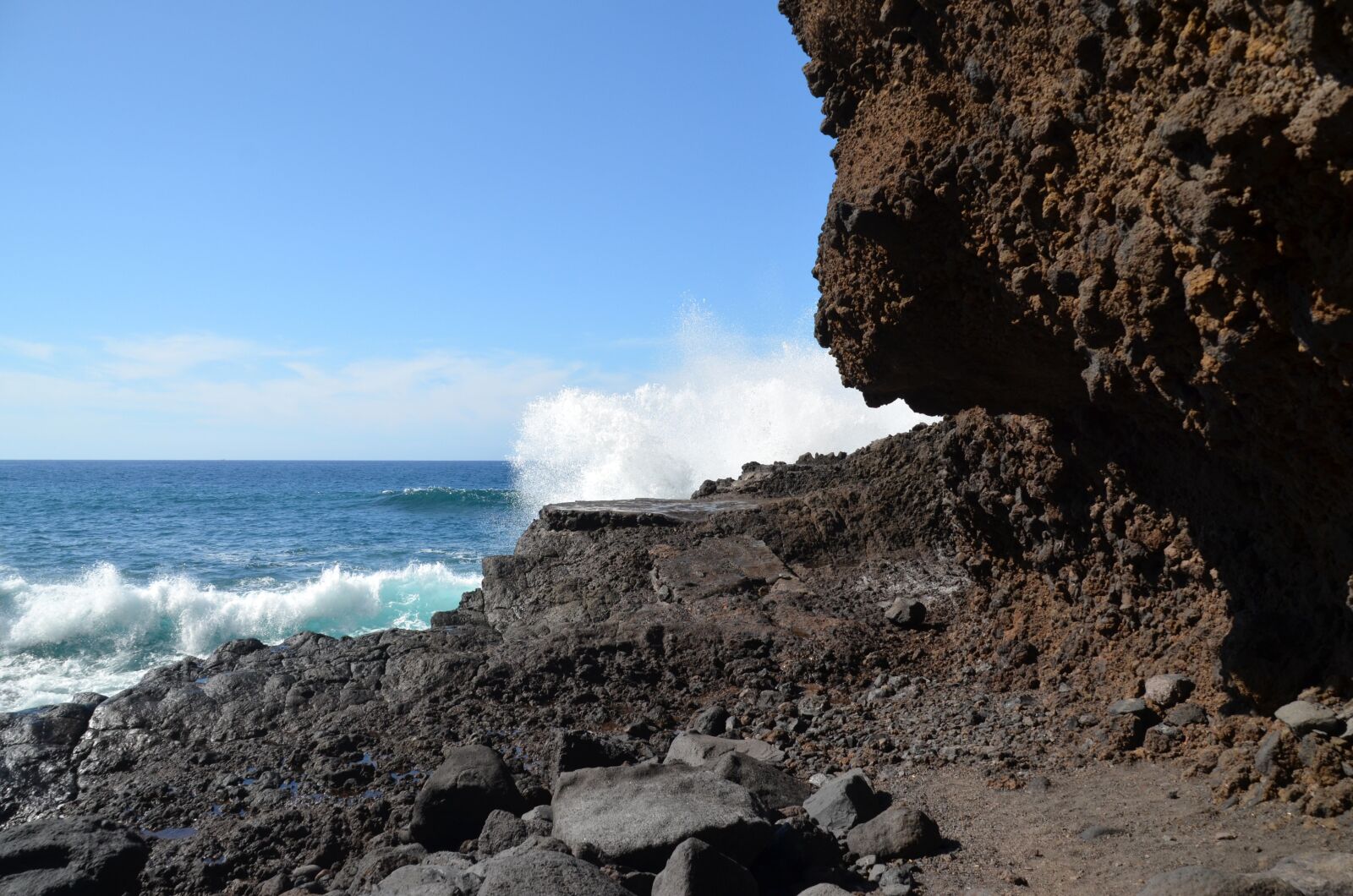 Nikon D5100 sample photo. Surf, rock, nature photography