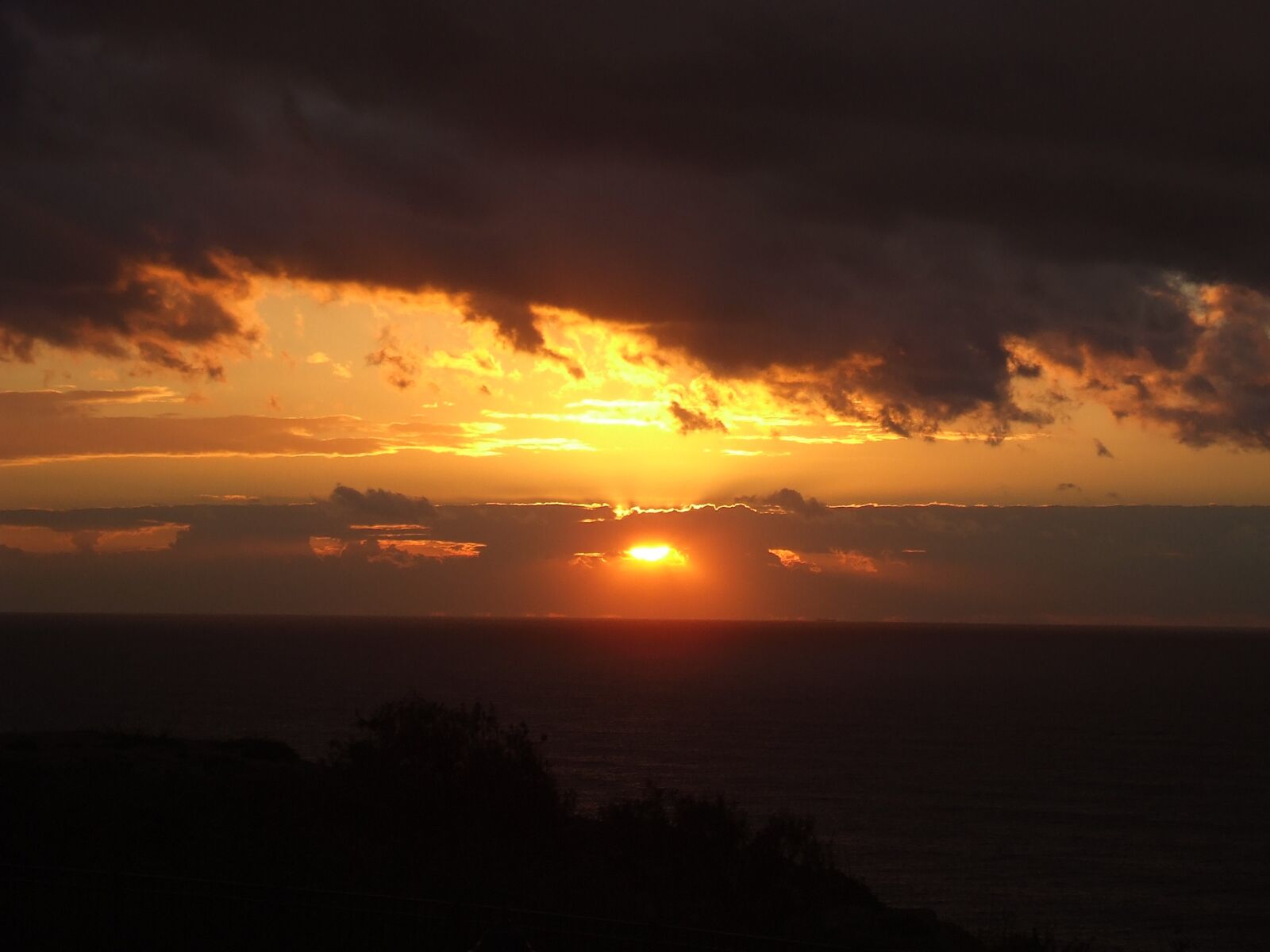 Fujifilm FinePix S5600 sample photo. Sunset, ocean, sea photography