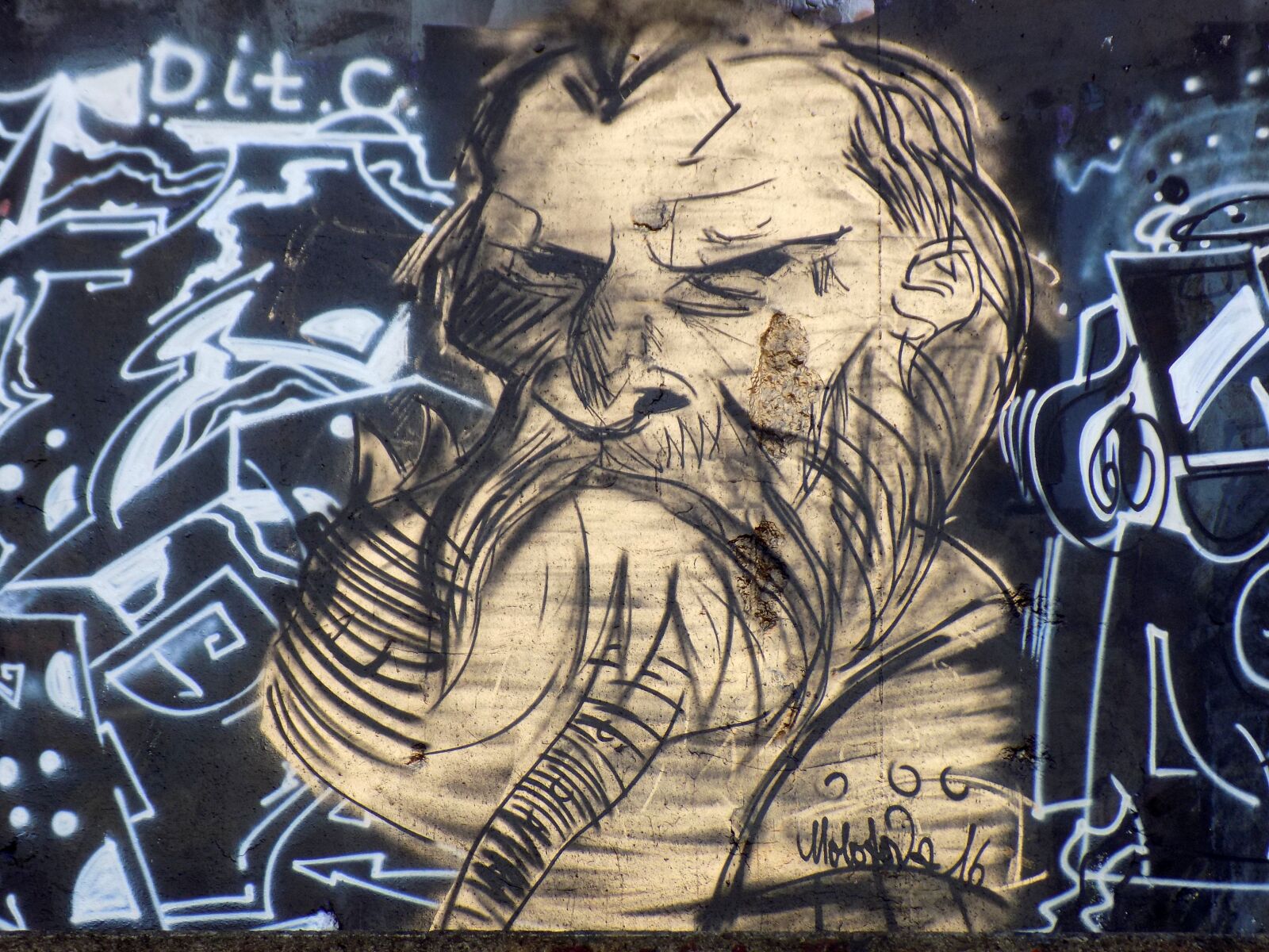 Nikon COOLPIX L340 sample photo. Graffiti, art, sprayer photography
