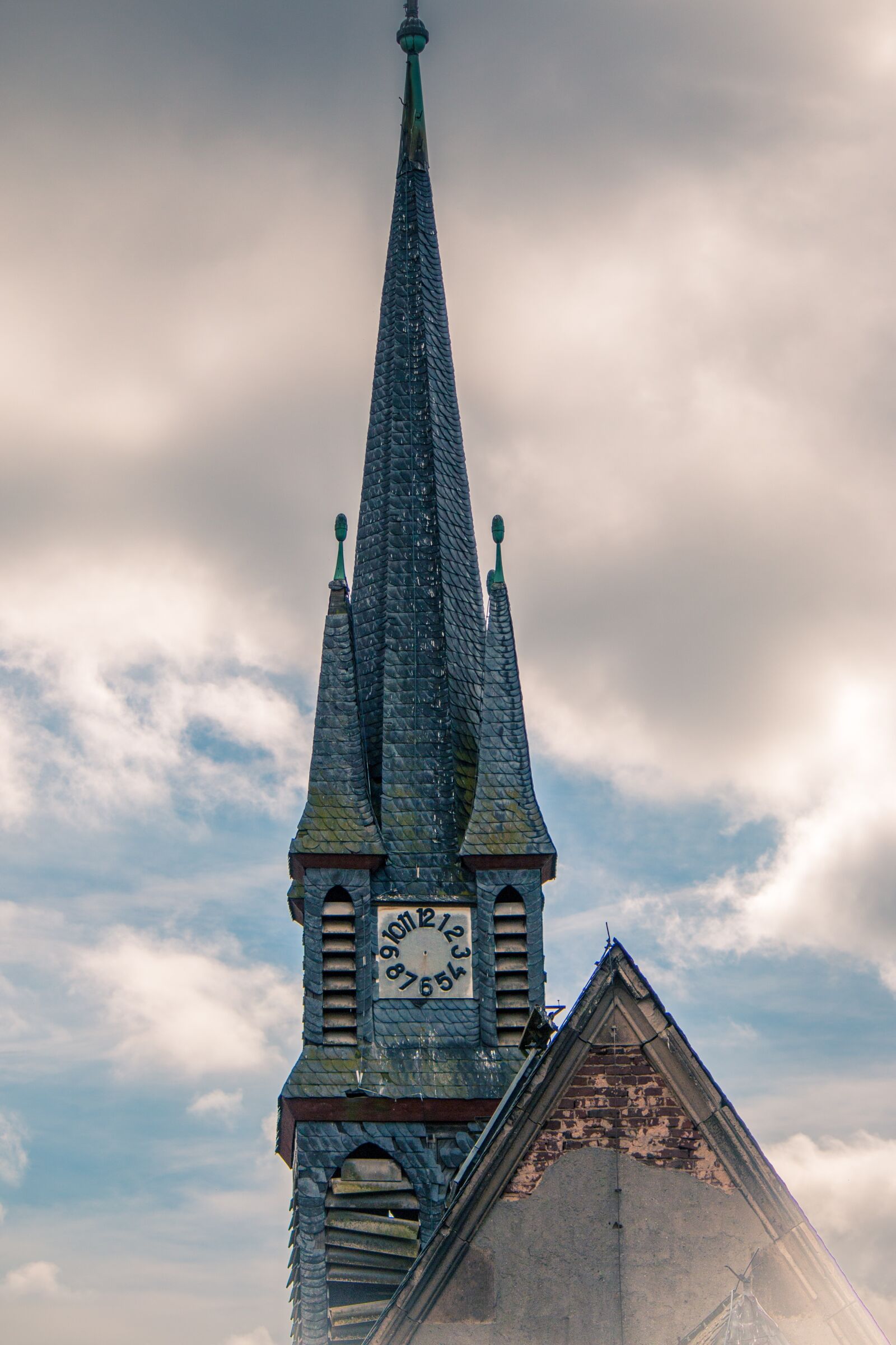 Canon EF-S 55-250mm F4-5.6 IS II sample photo. Steeple, clock, church photography