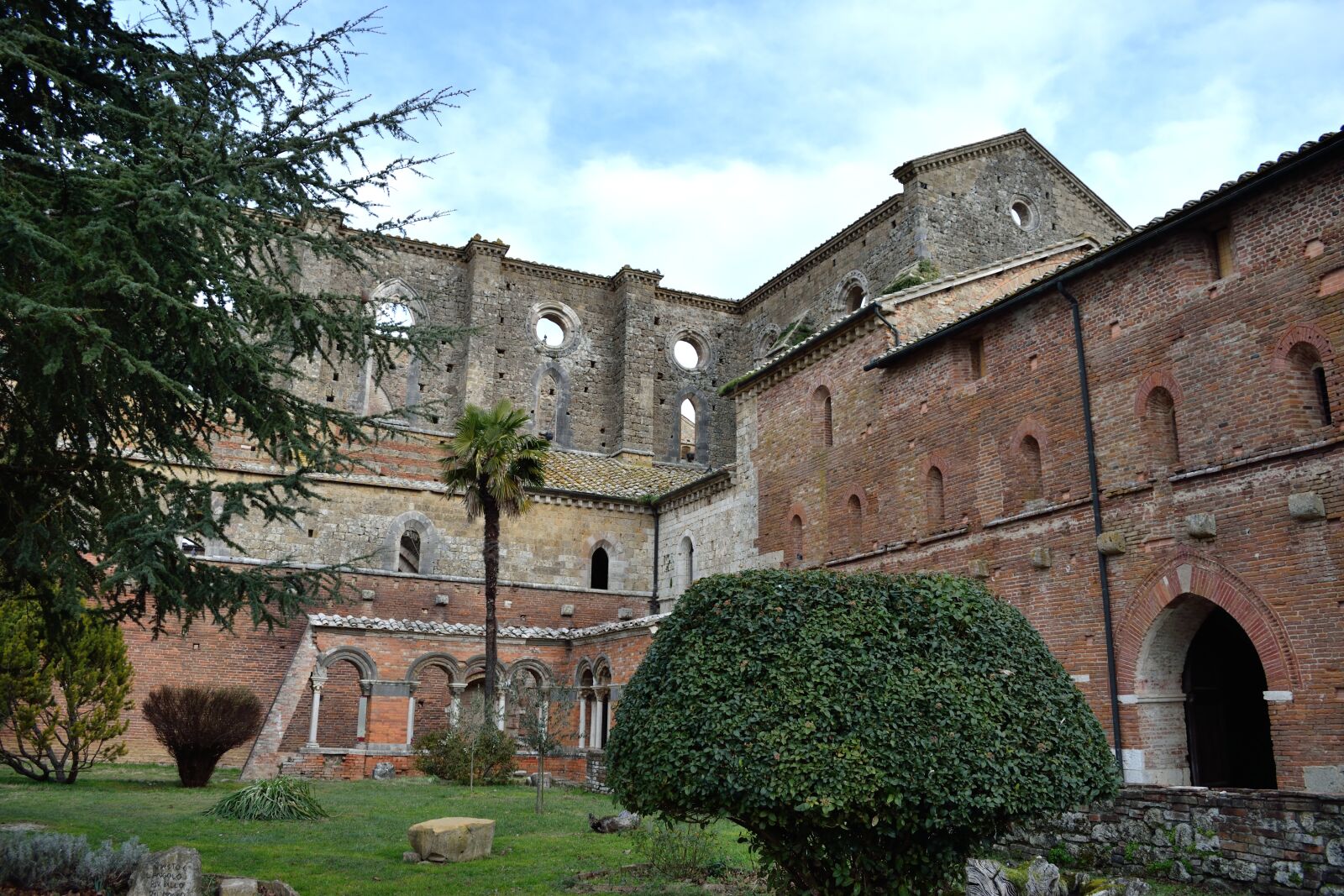 Nikon D3300 sample photo. Chiusdino, siena, abbey photography