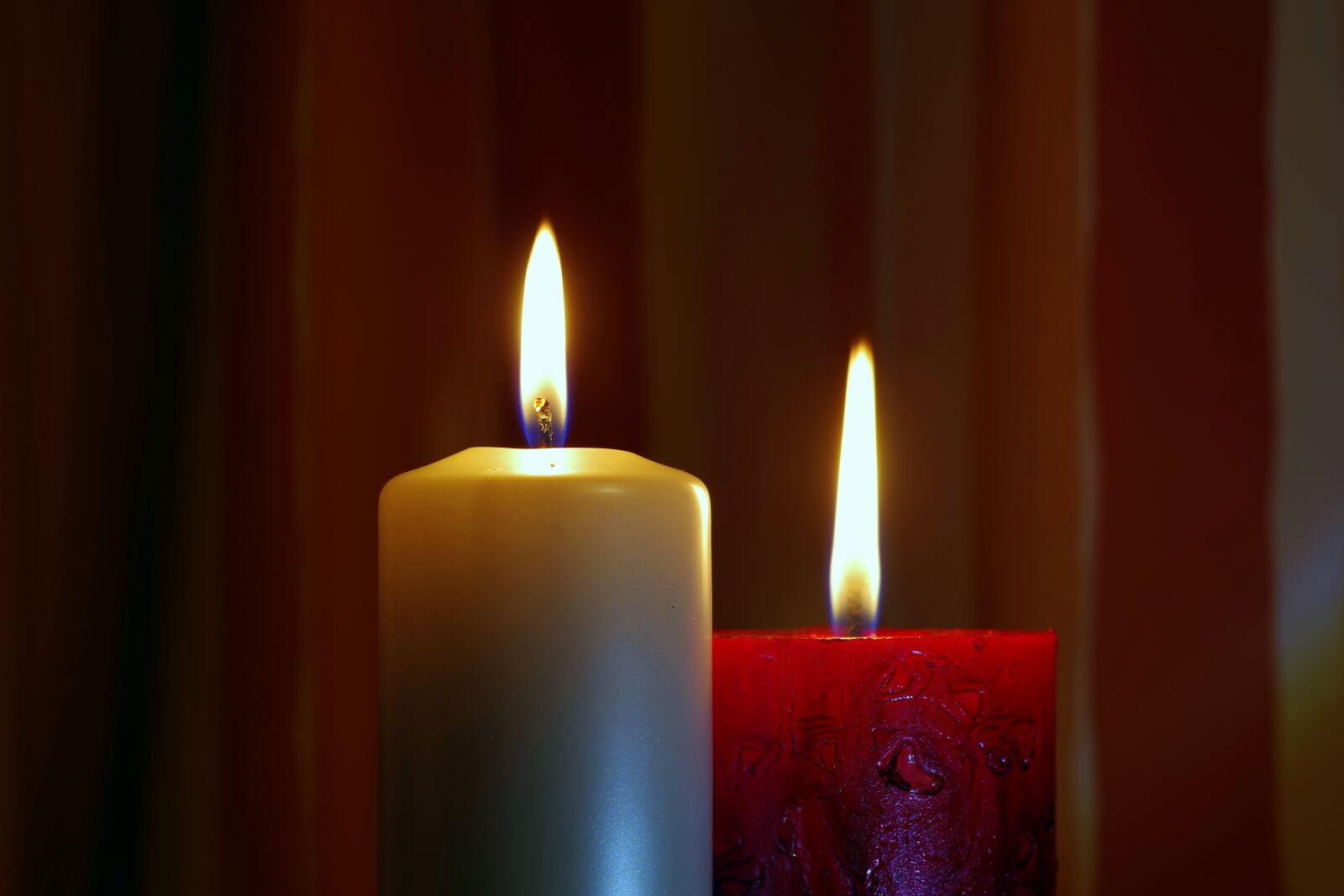 Pentax K-S2 sample photo. Candle, the flame, light photography