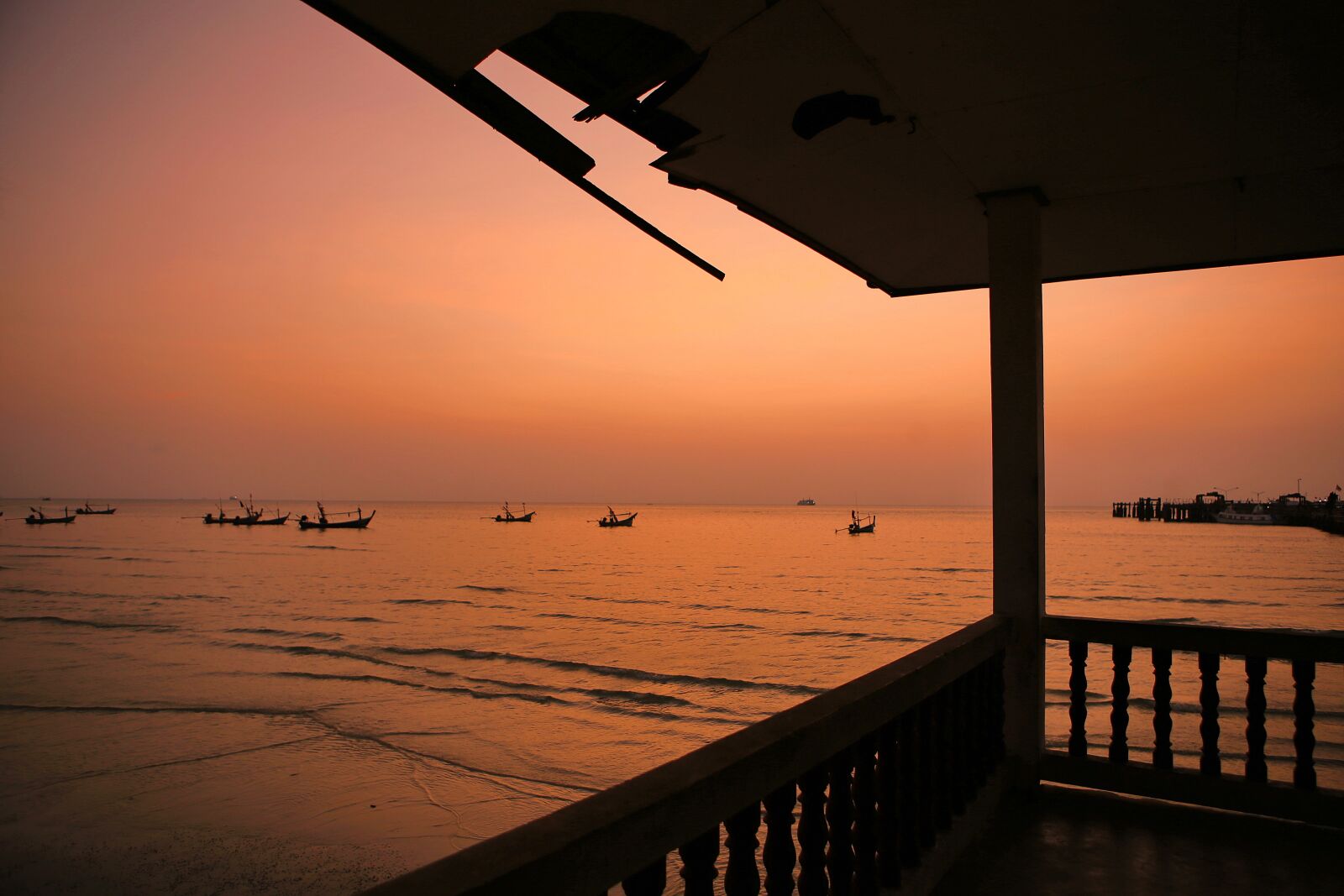 Canon EOS 6D + Canon EF 24-70mm F2.8L USM sample photo. Seaside pavilion, sunset, pristine photography