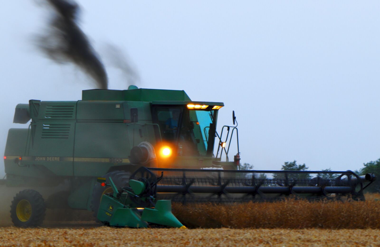 Canon EOS 77D (EOS 9000D / EOS 770D) sample photo. Combine, harvest, north dakota photography