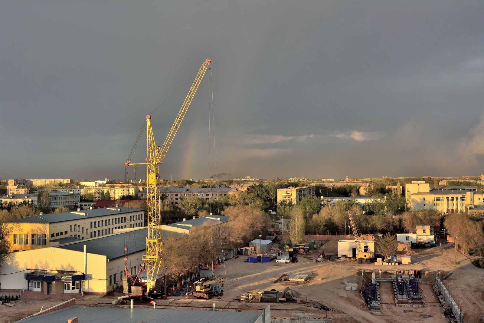 Nikon D5200 sample photo. Construction, thunderstorm, construction crane photography