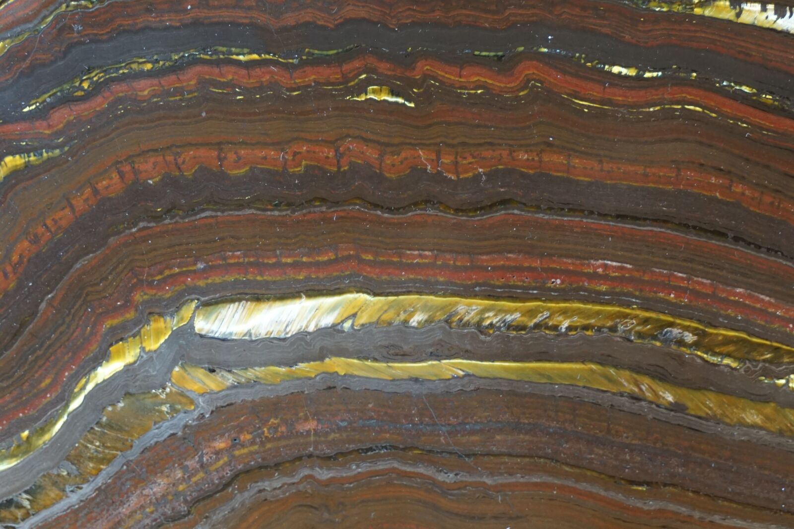 Sony a6000 sample photo. Mineral stone, colorful, lines photography
