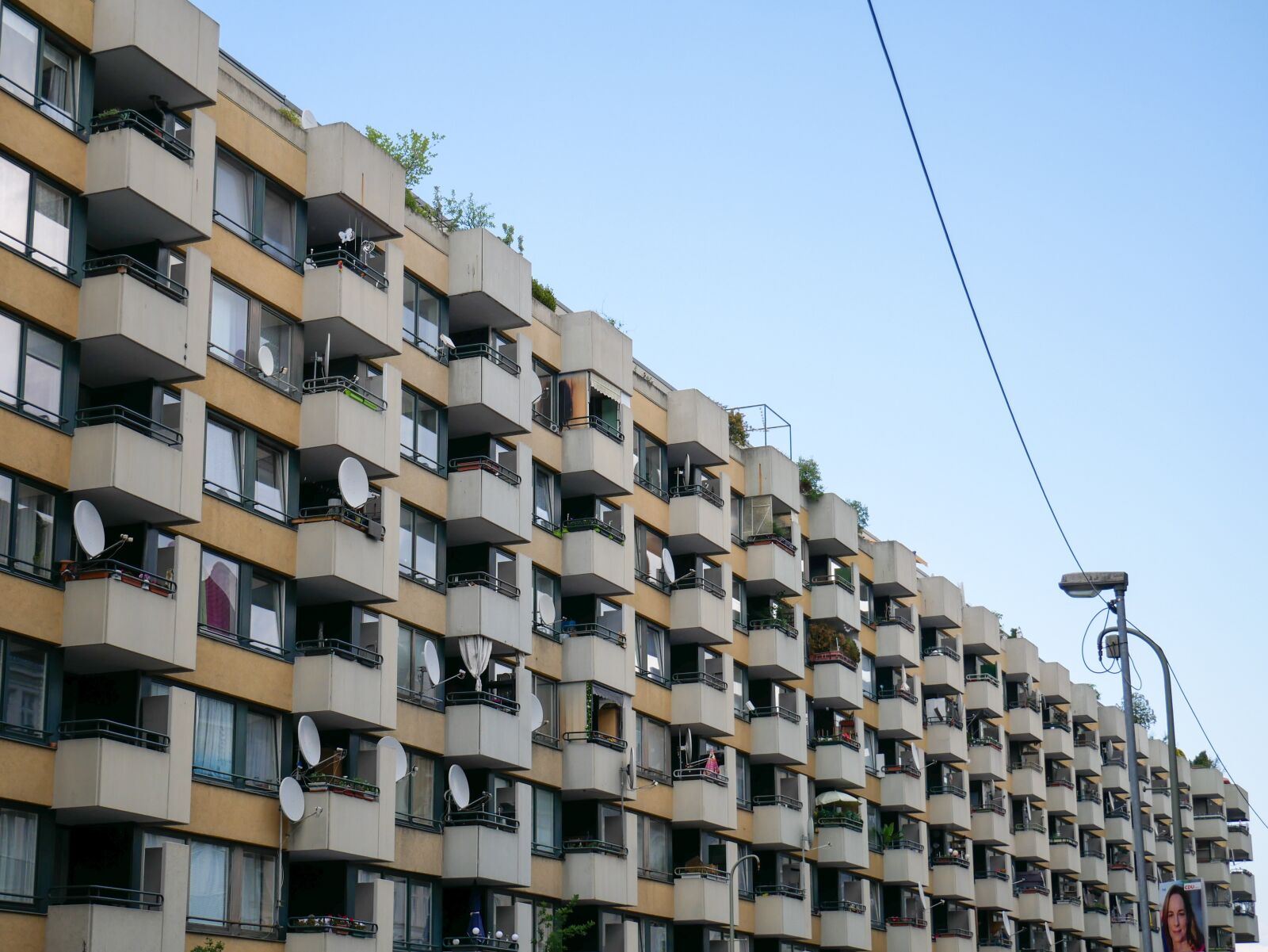 Panasonic Lumix DMC-G85 (Lumix DMC-G80) + LUMIX G VARIO 12-60/F3.5-5.6 sample photo. Osiedle, balconies, architecture photography