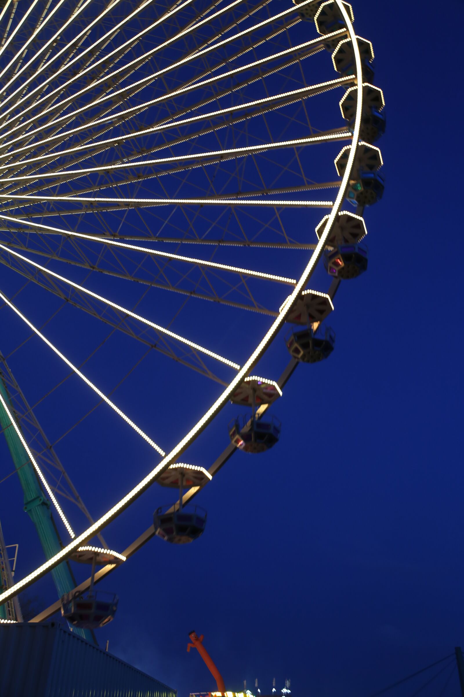 Canon EOS 6D + Canon EF 24-105mm F4L IS USM sample photo. Year market, ferris wheel photography