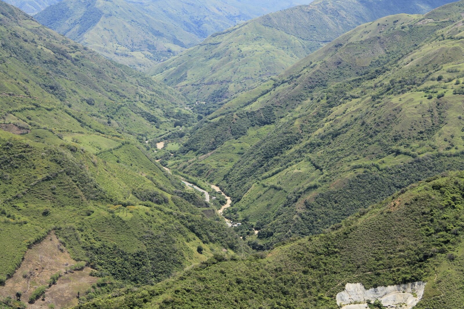 Canon EOS 1100D (EOS Rebel T3 / EOS Kiss X50) sample photo. Mountains, rios, landscape photography