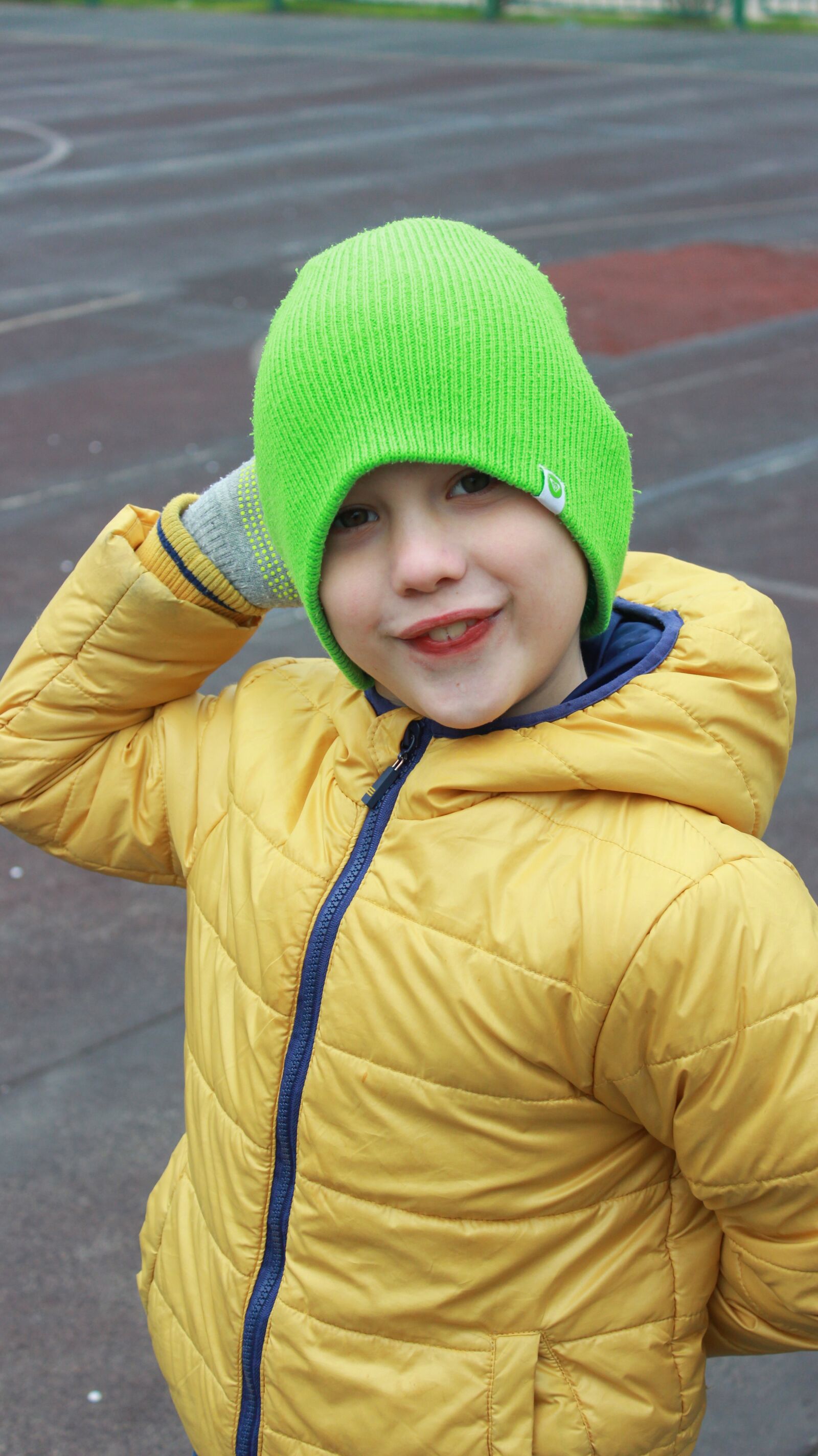 Canon EOS 600D (Rebel EOS T3i / EOS Kiss X5) sample photo. Guy, kid, child photography