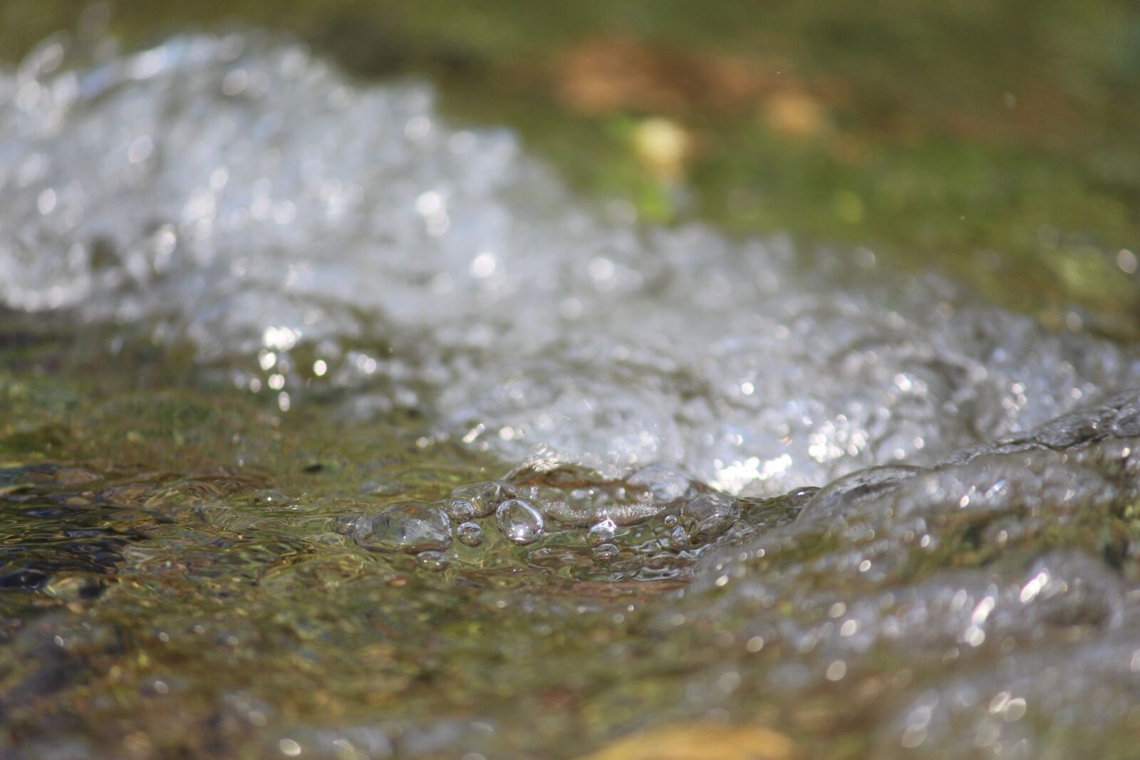 Canon EOS 700D (EOS Rebel T5i / EOS Kiss X7i) sample photo. Drops, river, nature photography