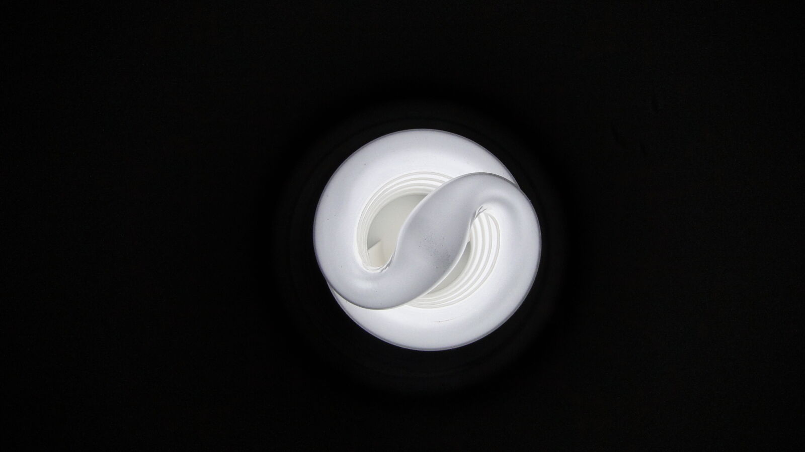 Sony Cyber-shot DSC-HX1 sample photo. Black, background, light, bulb photography