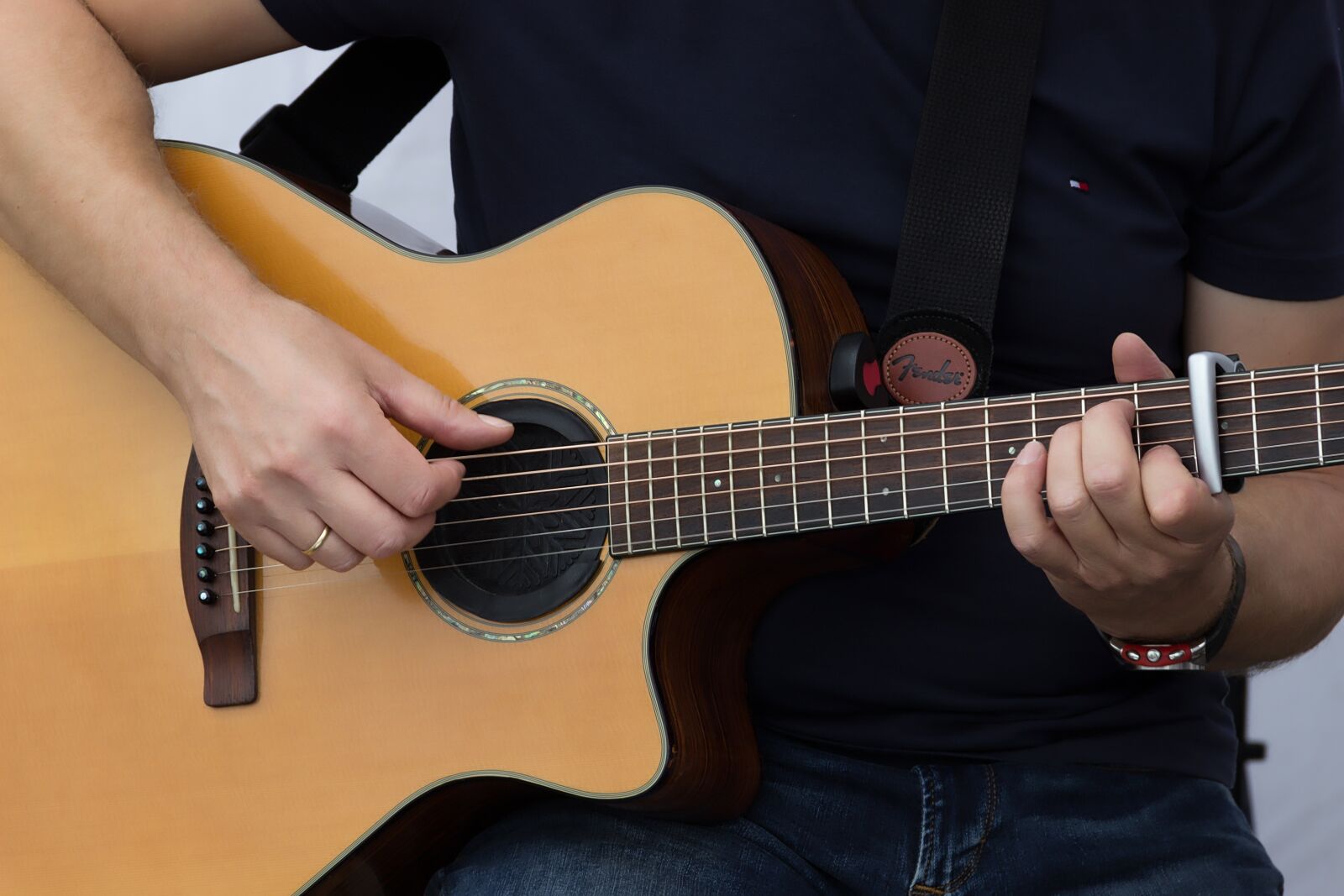 Canon EOS 600D (Rebel EOS T3i / EOS Kiss X5) sample photo. Guitar, play, hands photography